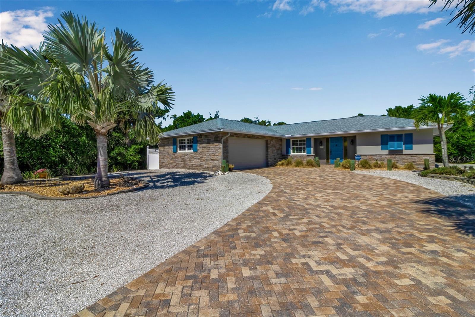 307 AVENIDA DE PARADISIO