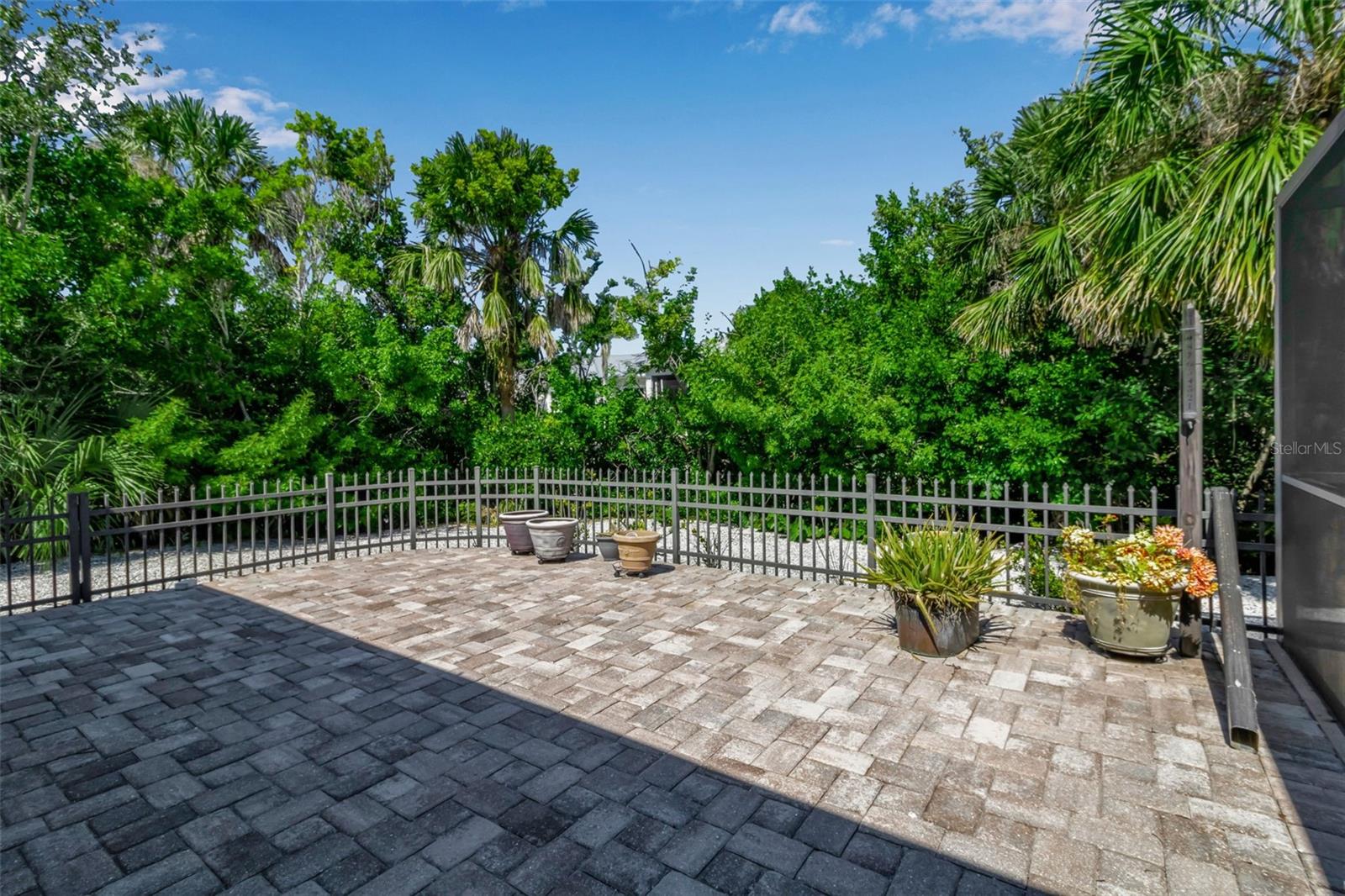 307 AVENIDA DE PARADISIO