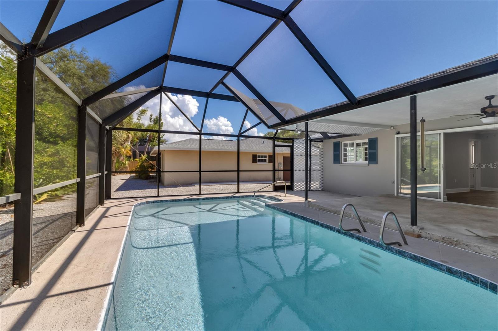 307 AVENIDA DE PARADISIO