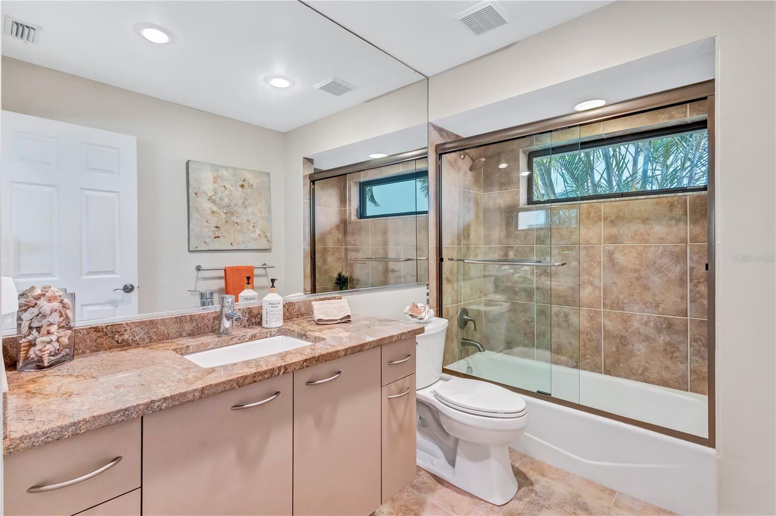 105 INLETS BLVD #105