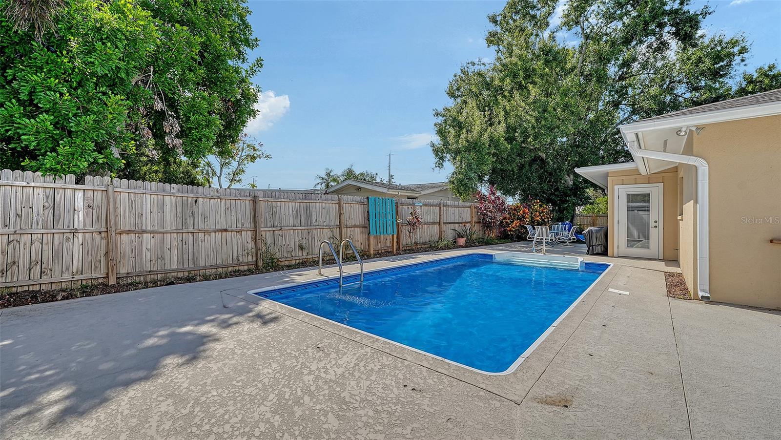 4728 BROOKSDALE DR