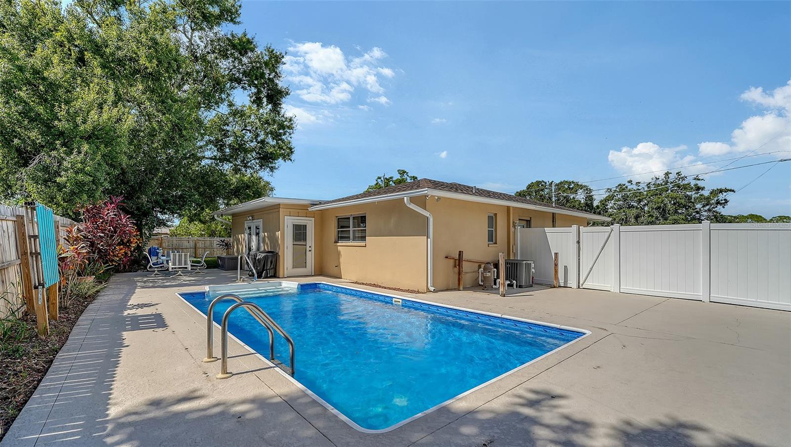 4728 BROOKSDALE DR