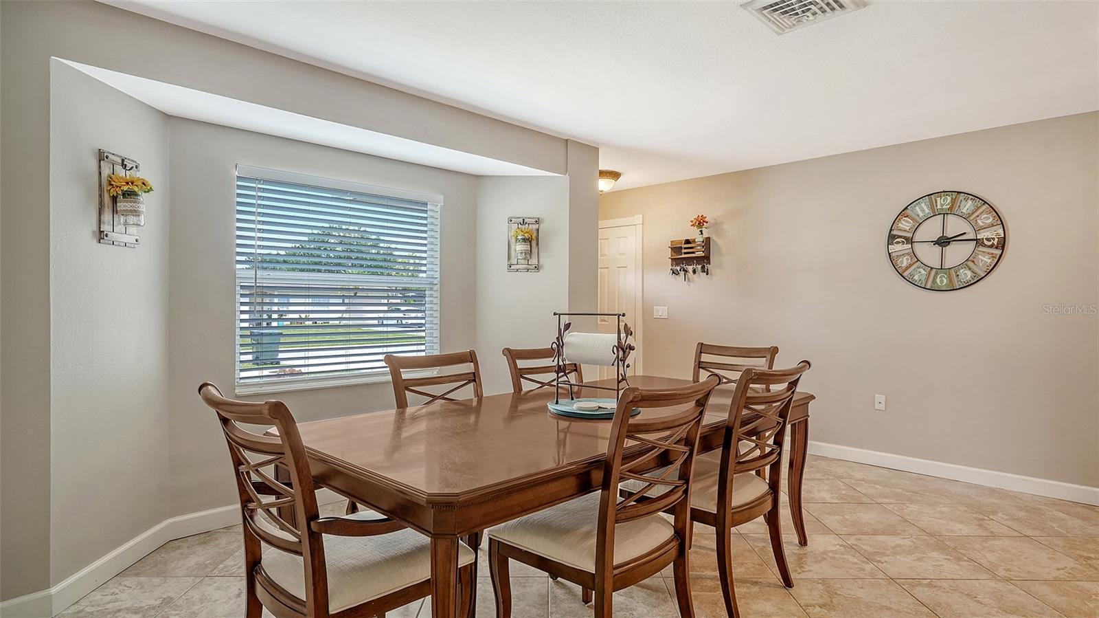 4728 BROOKSDALE DR