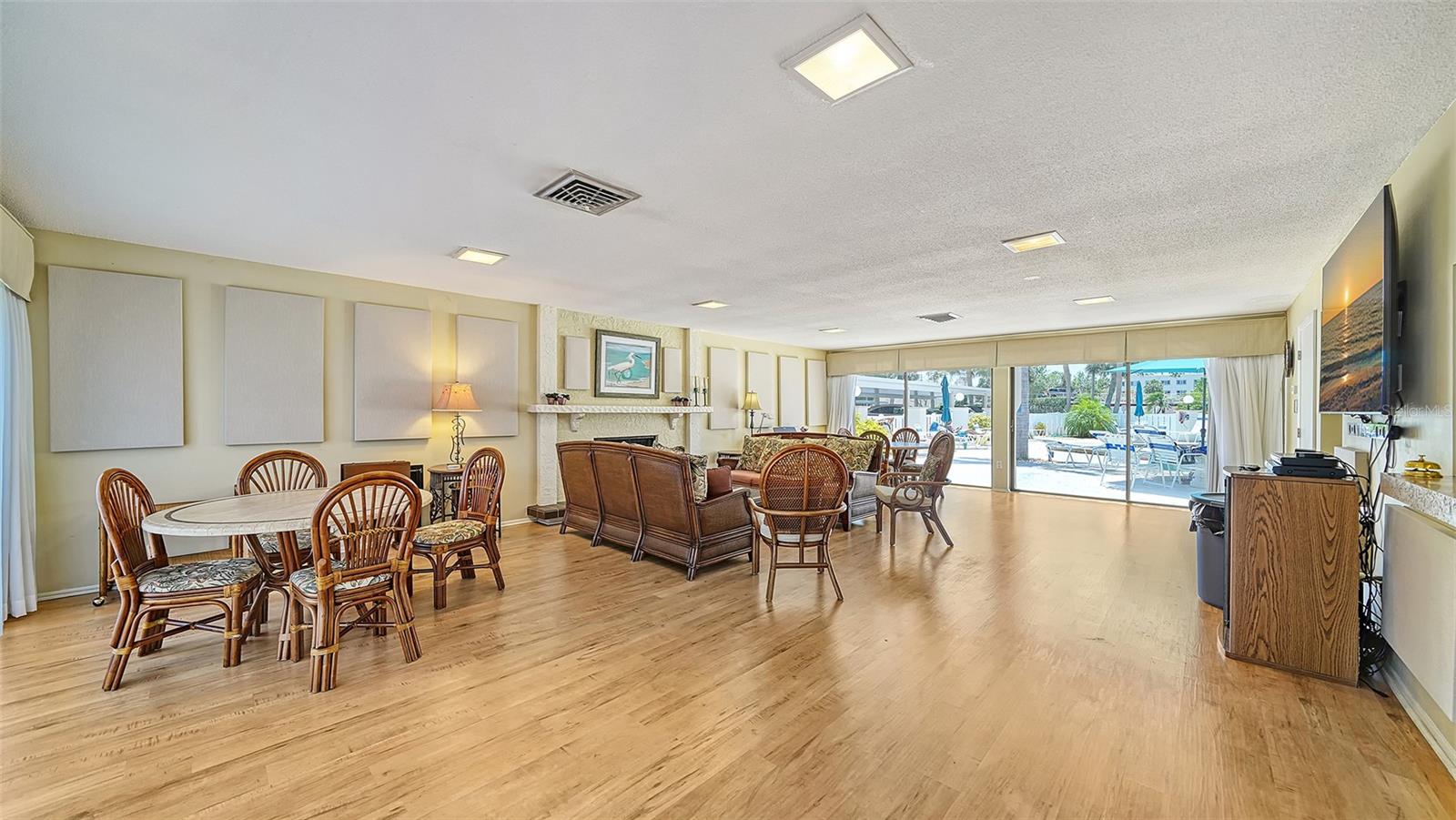 260 SANTA MARIA ST #305