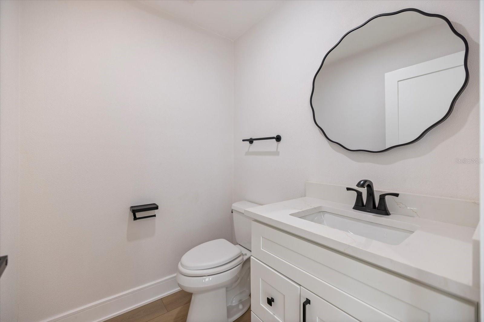 470 LEGER DR