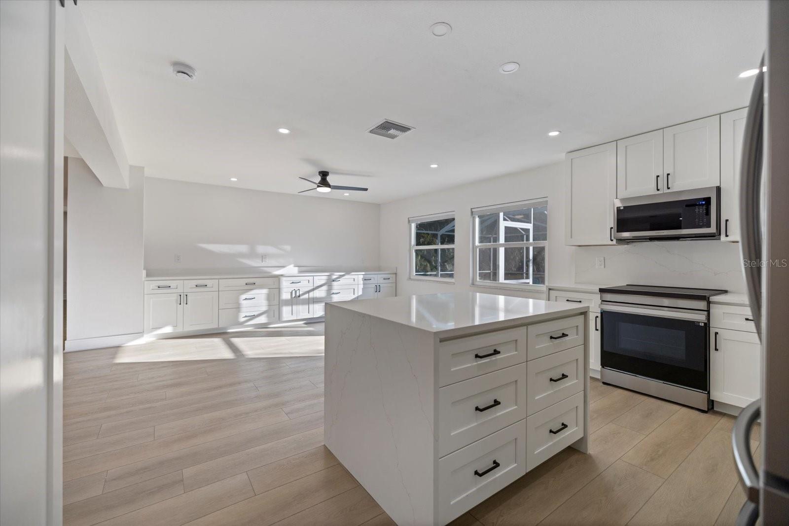 470 LEGER DR