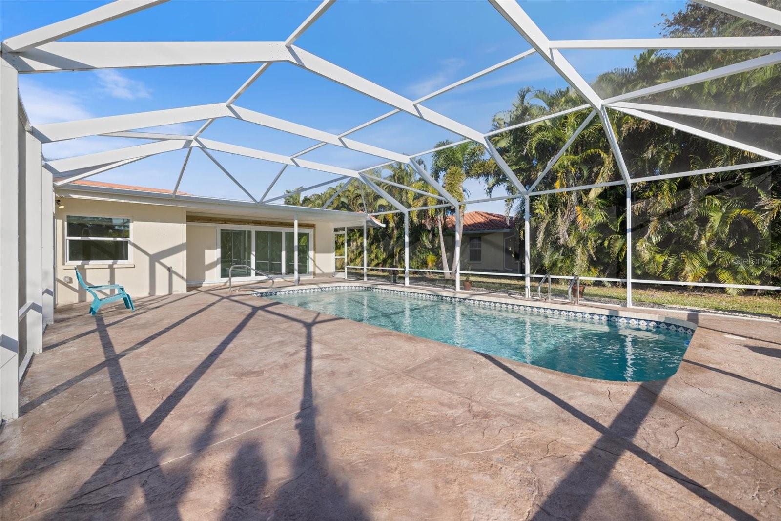 470 LEGER DR