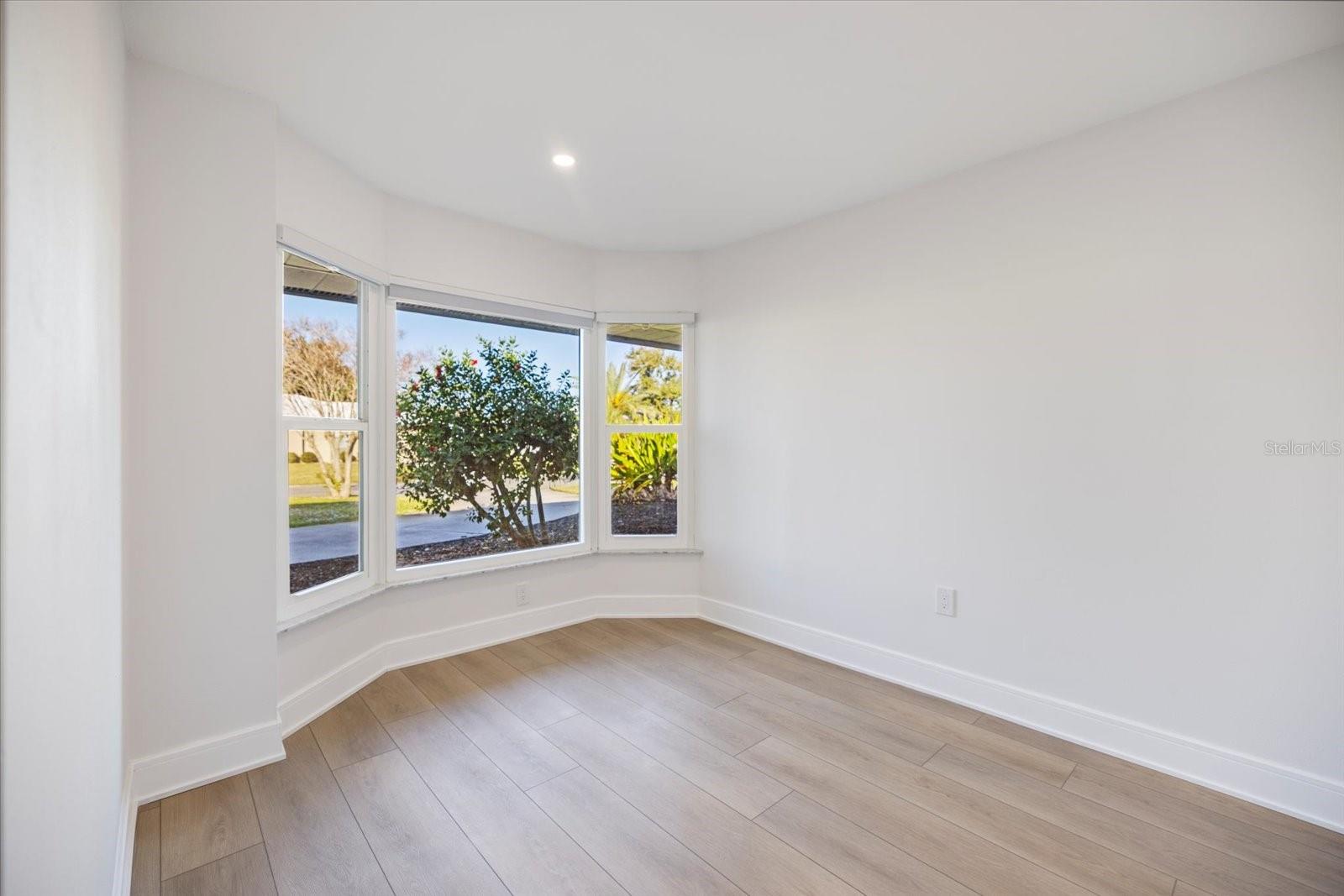 470 LEGER DR