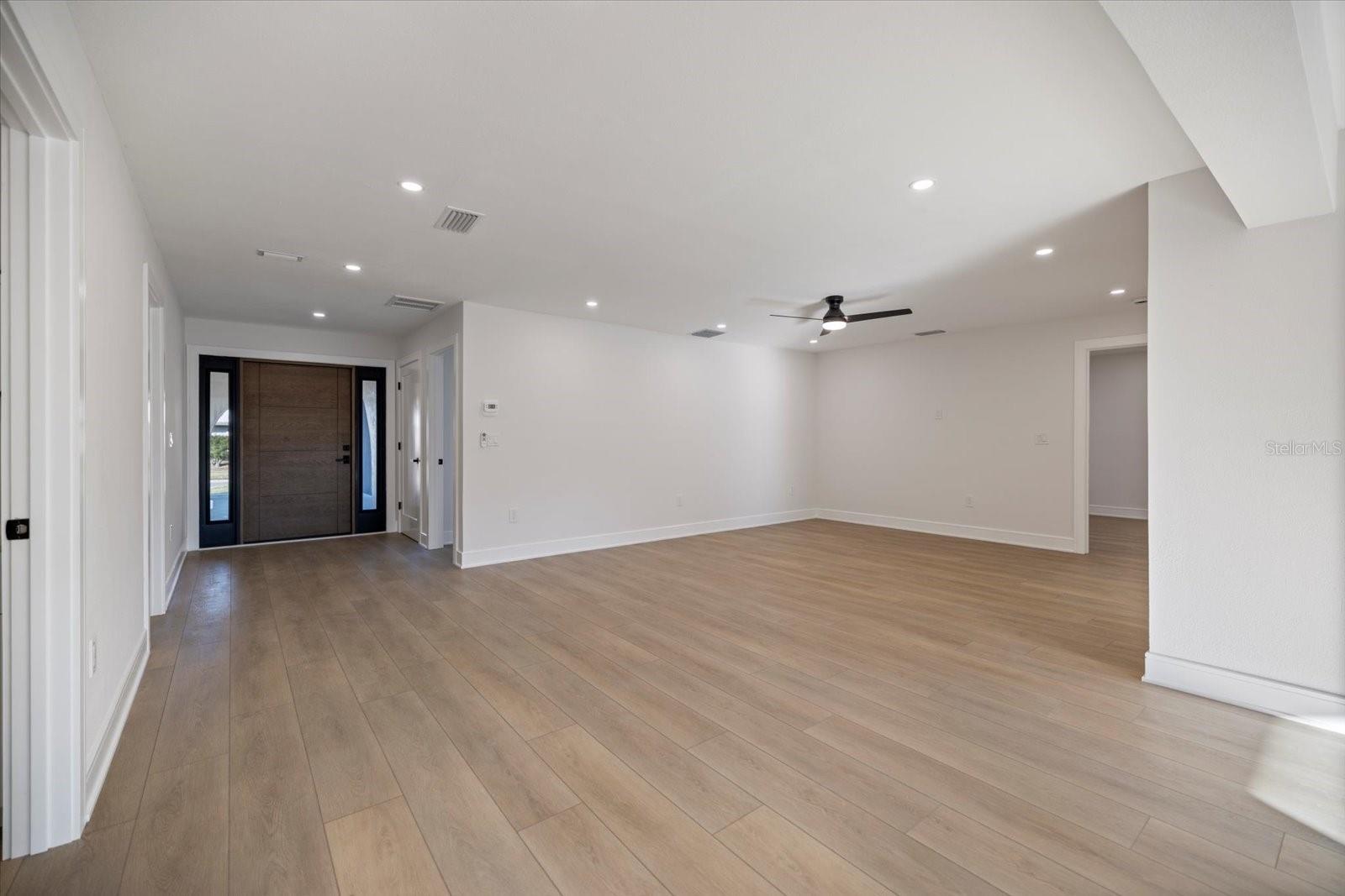 470 LEGER DR