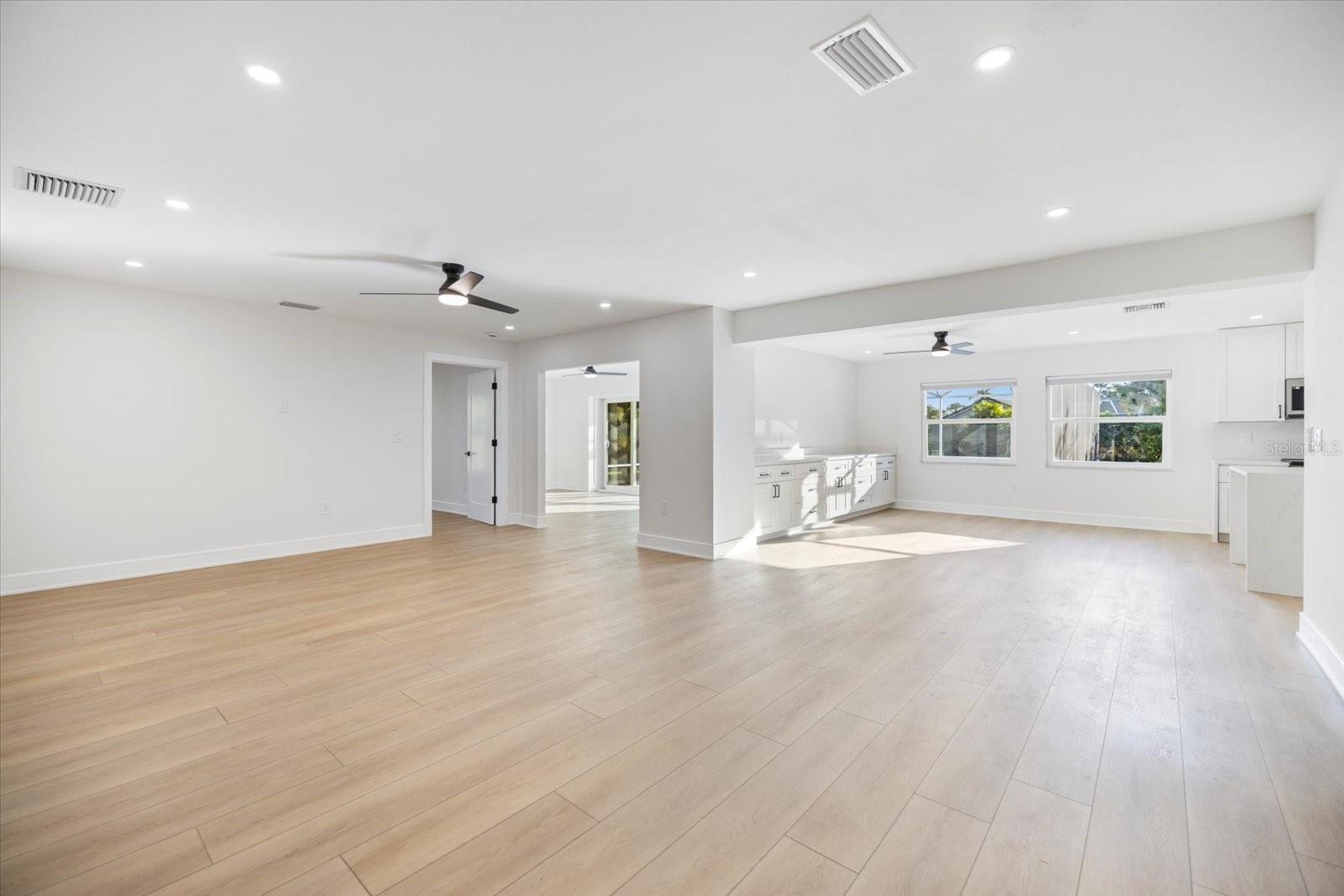 470 LEGER DR