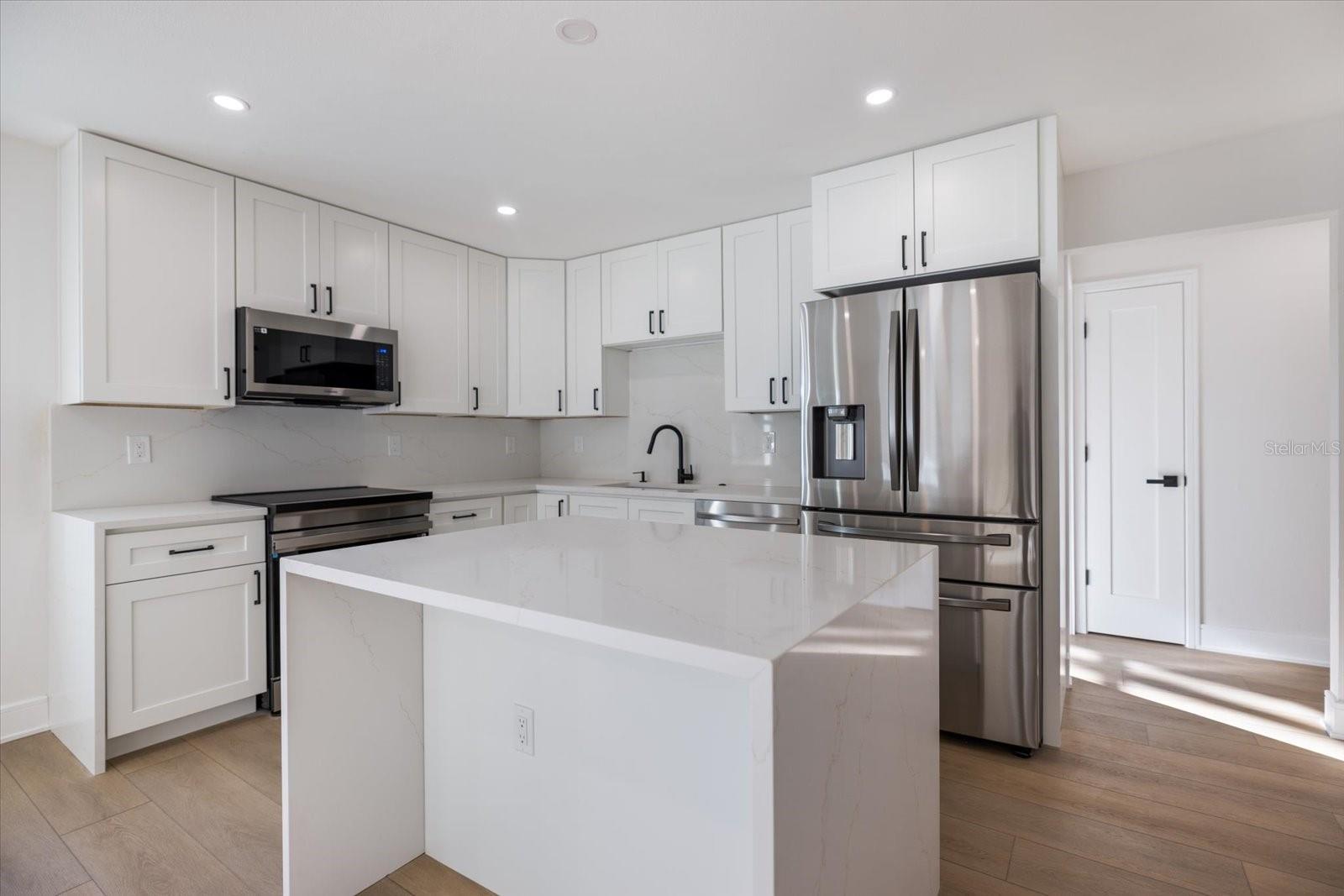 470 LEGER DR