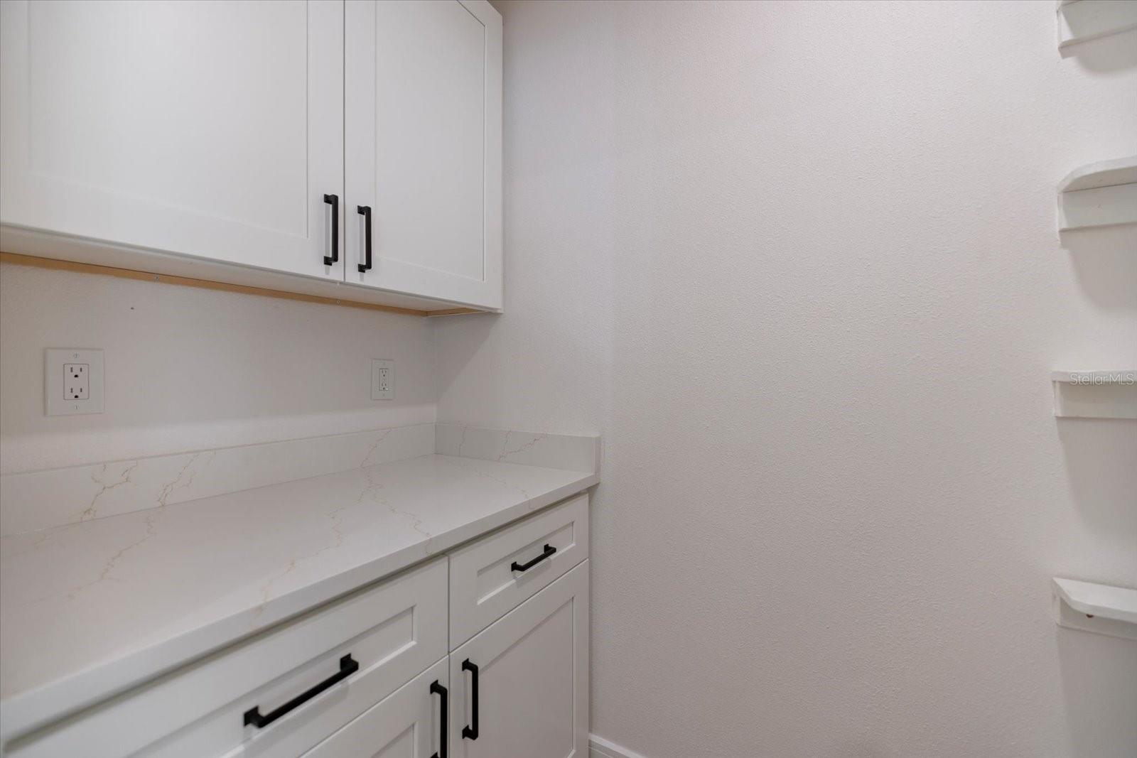 470 LEGER DR