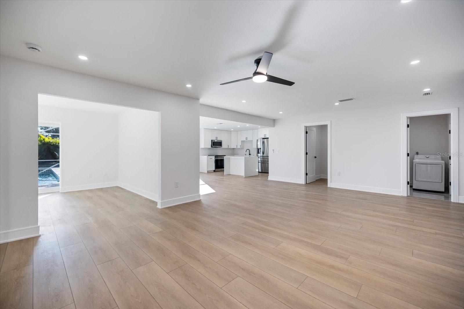 470 LEGER DR