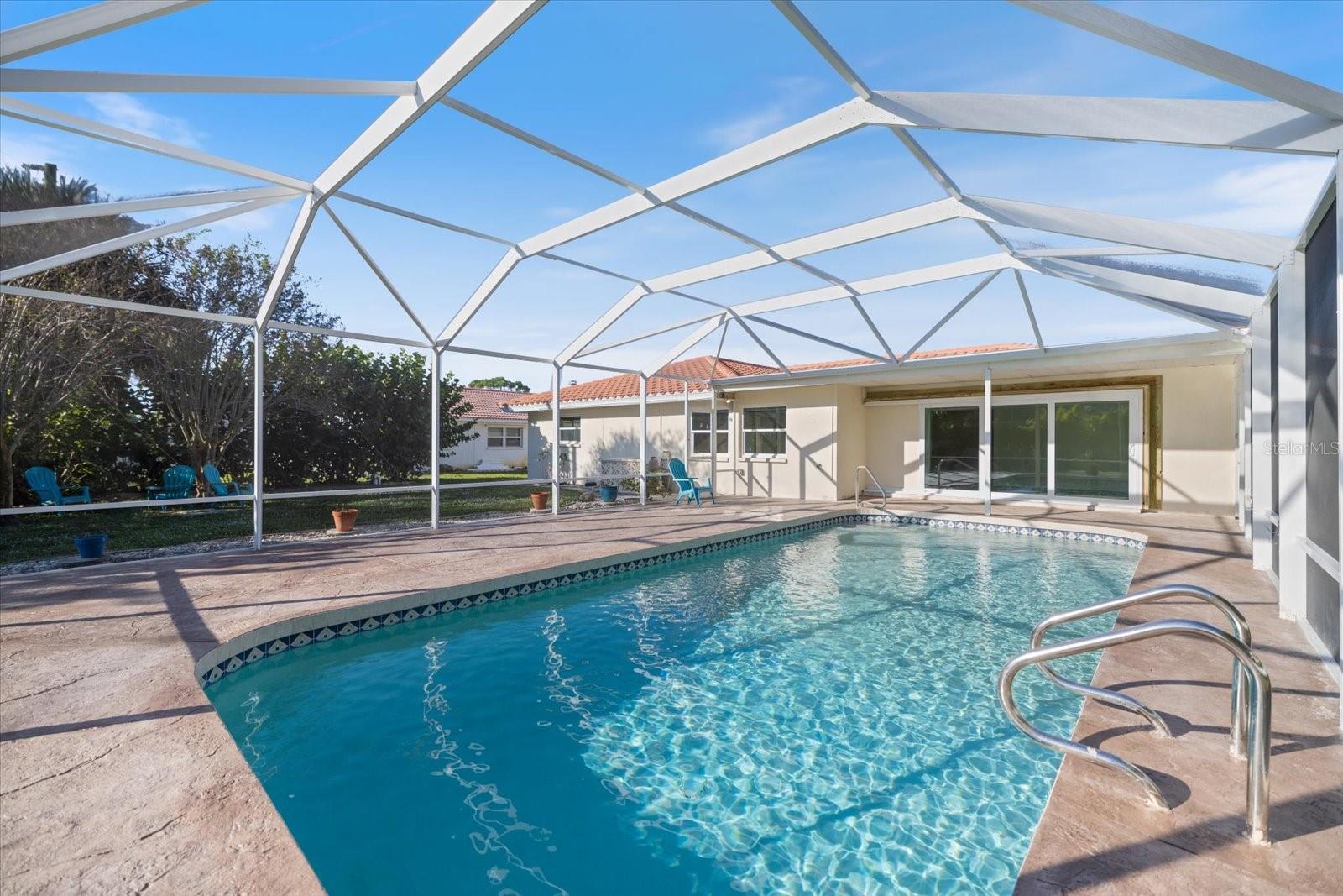 470 LEGER DR