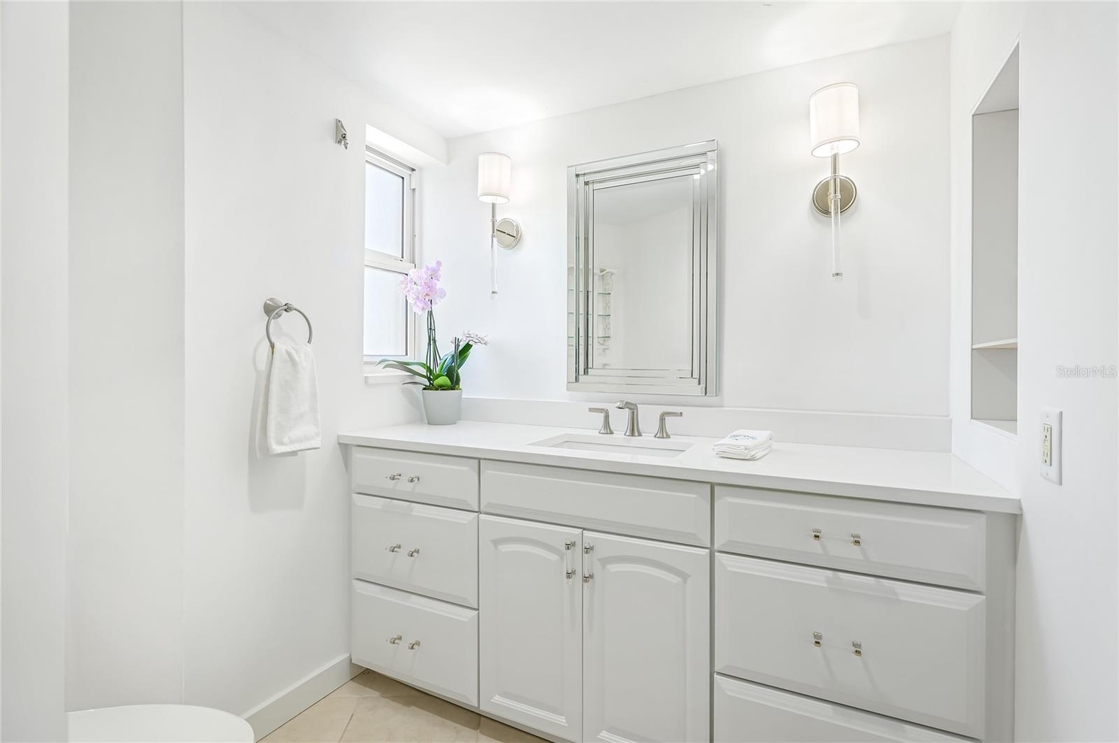 435 S GULFSTREAM AVE #1004