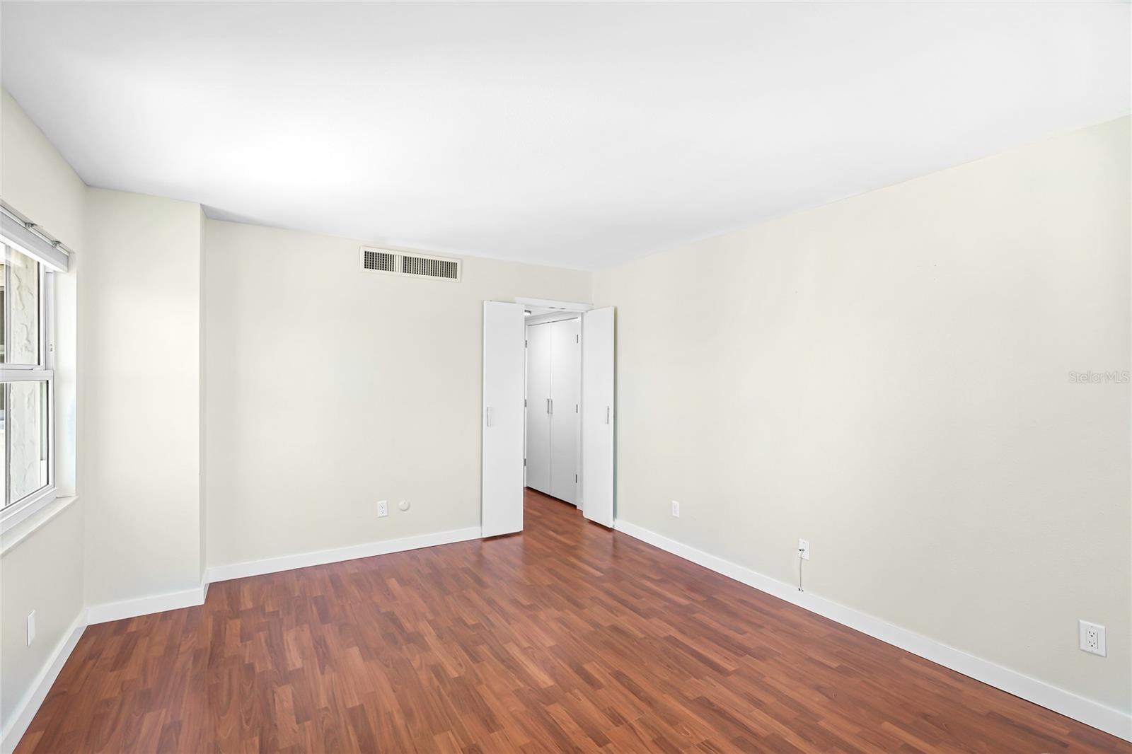 435 S GULFSTREAM AVE #1004