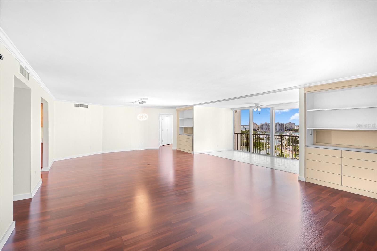 435 S GULFSTREAM AVE #1004