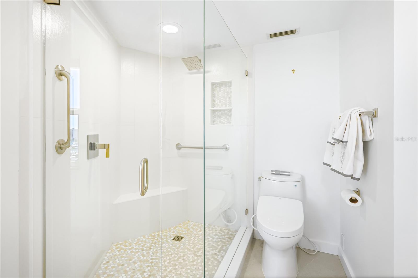 435 S GULFSTREAM AVE #1004