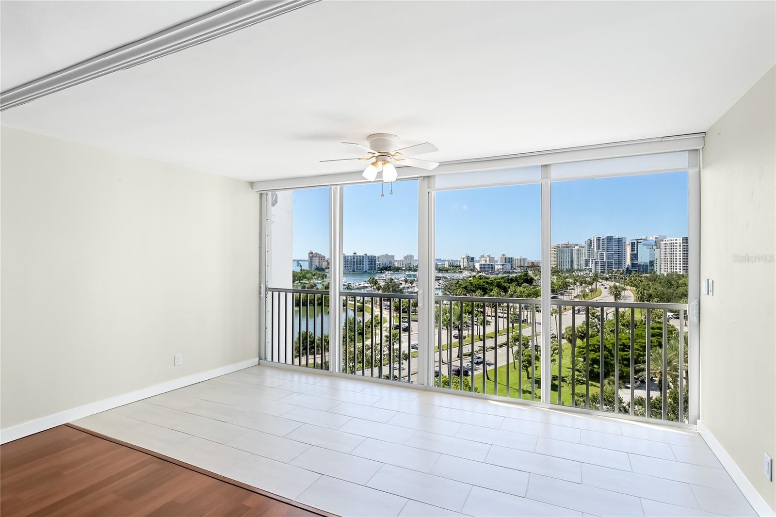 435 S GULFSTREAM AVE #1004