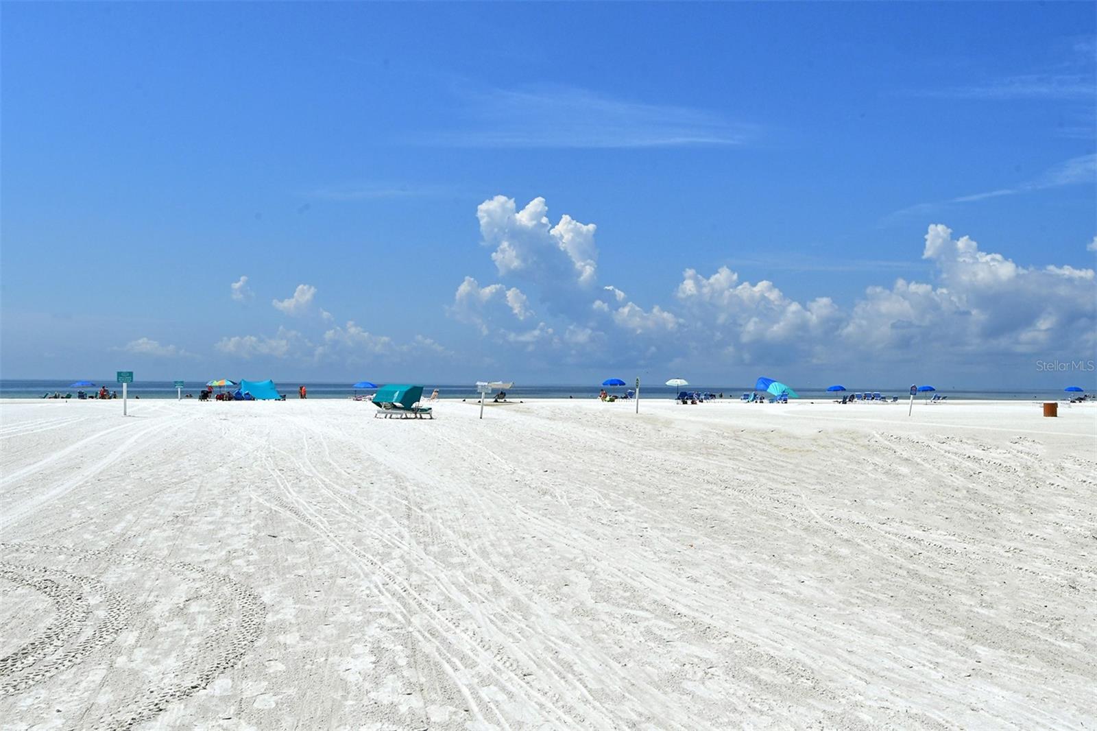 5950 MIDNIGHT PASS RD #201