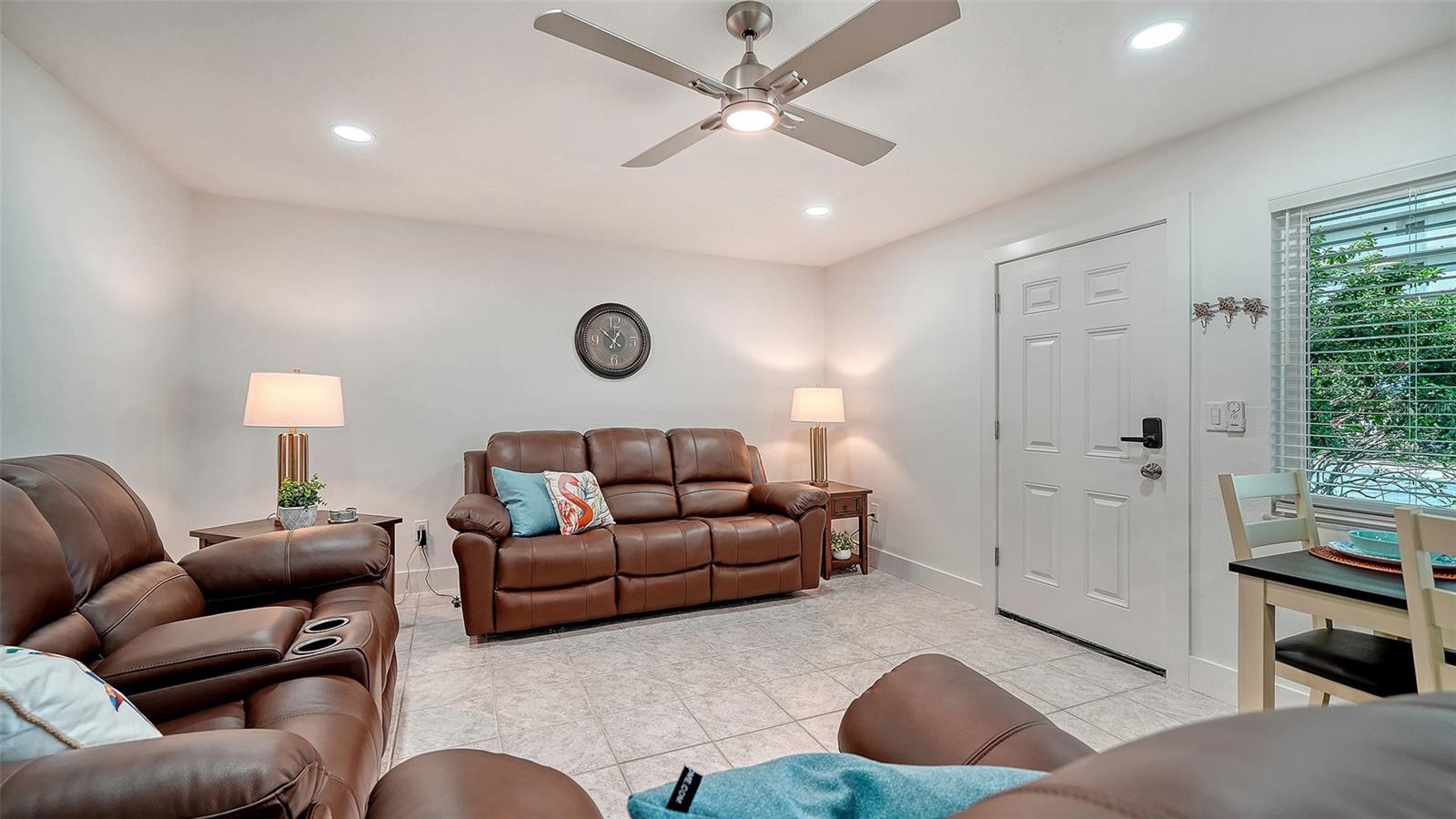 5950 MIDNIGHT PASS RD #201