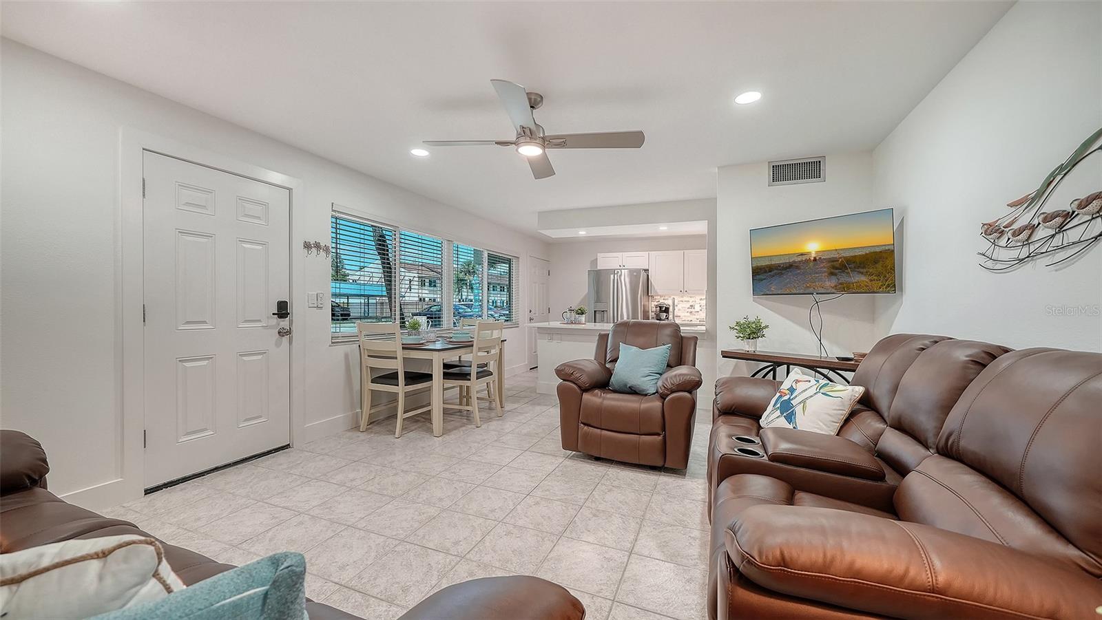 5950 MIDNIGHT PASS RD #201