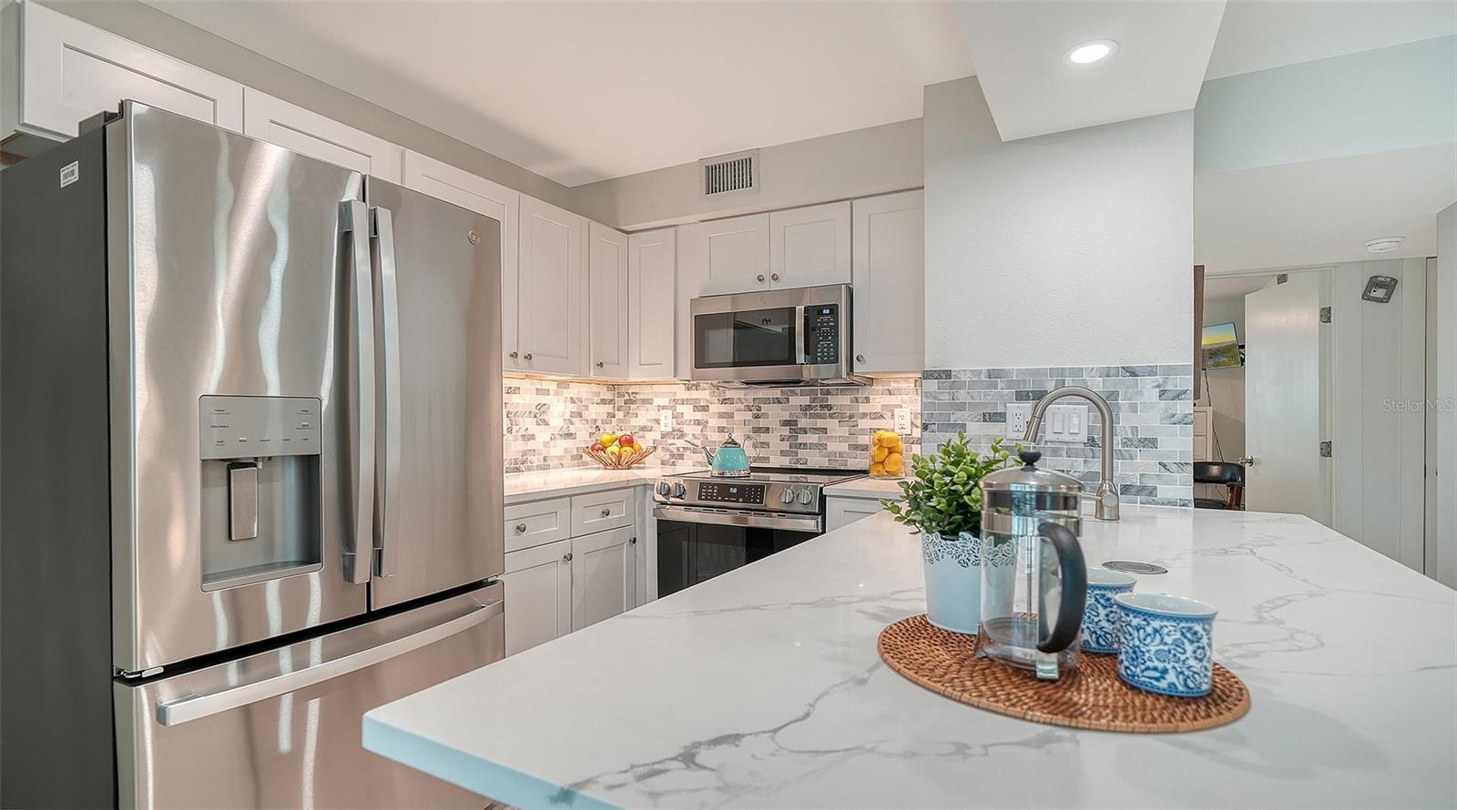 5950 MIDNIGHT PASS RD #201