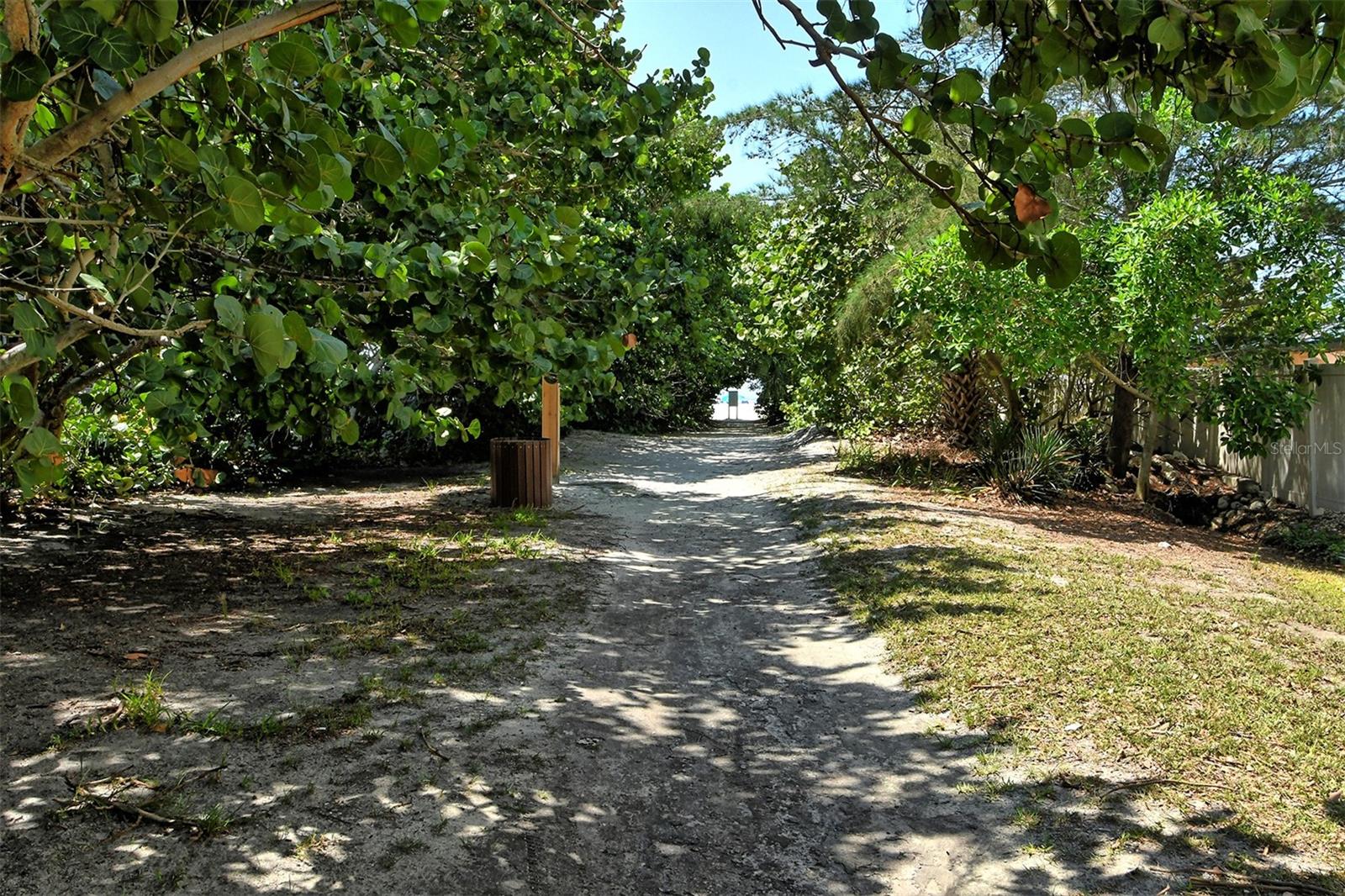 5950 MIDNIGHT PASS RD #201