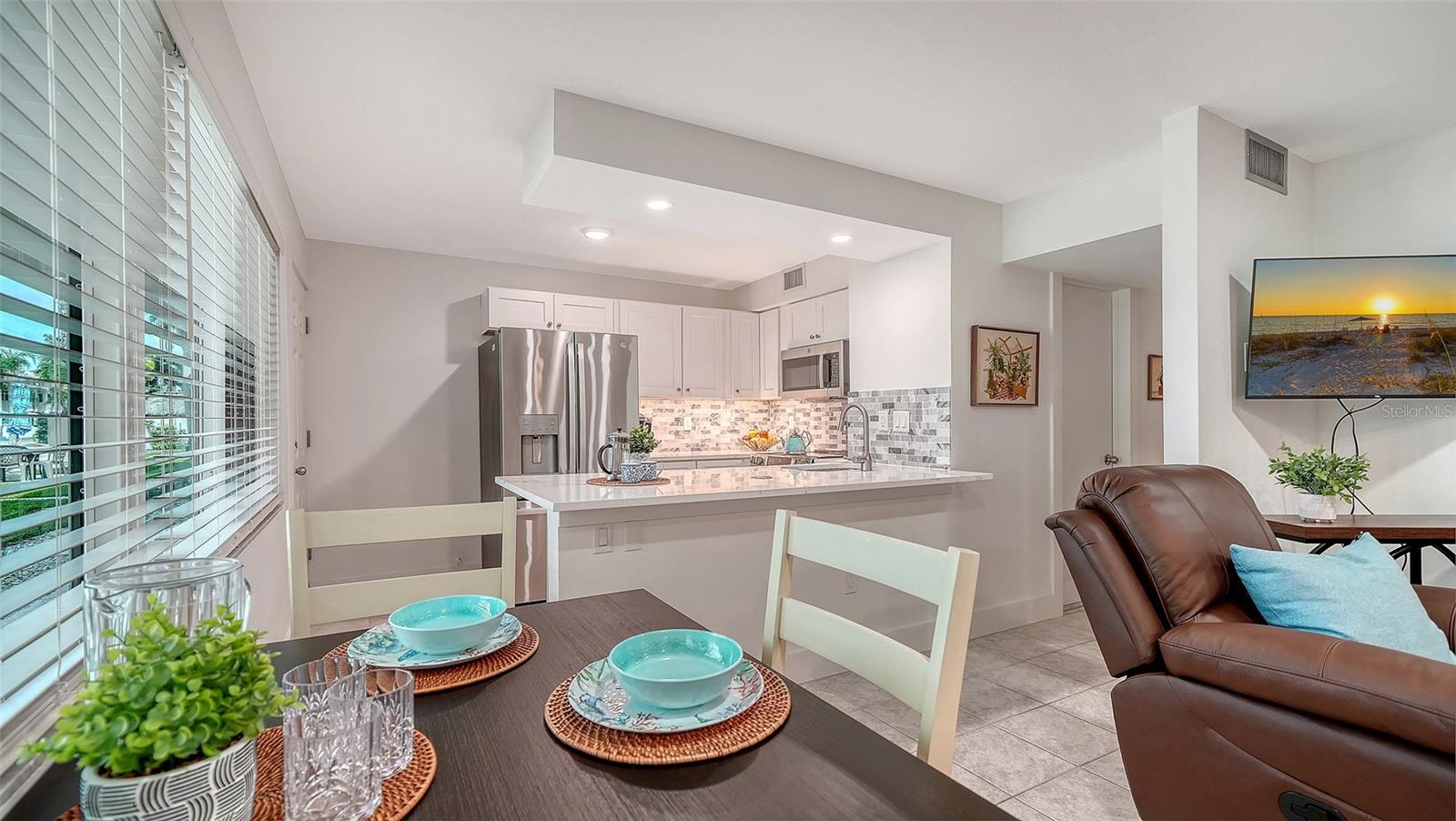 5950 MIDNIGHT PASS RD #201