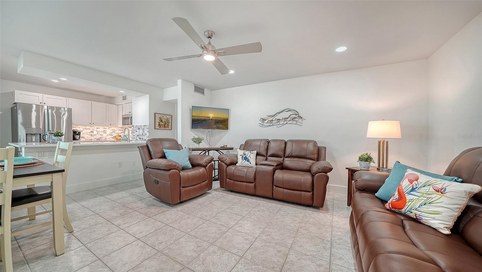 5950 MIDNIGHT PASS RD #201