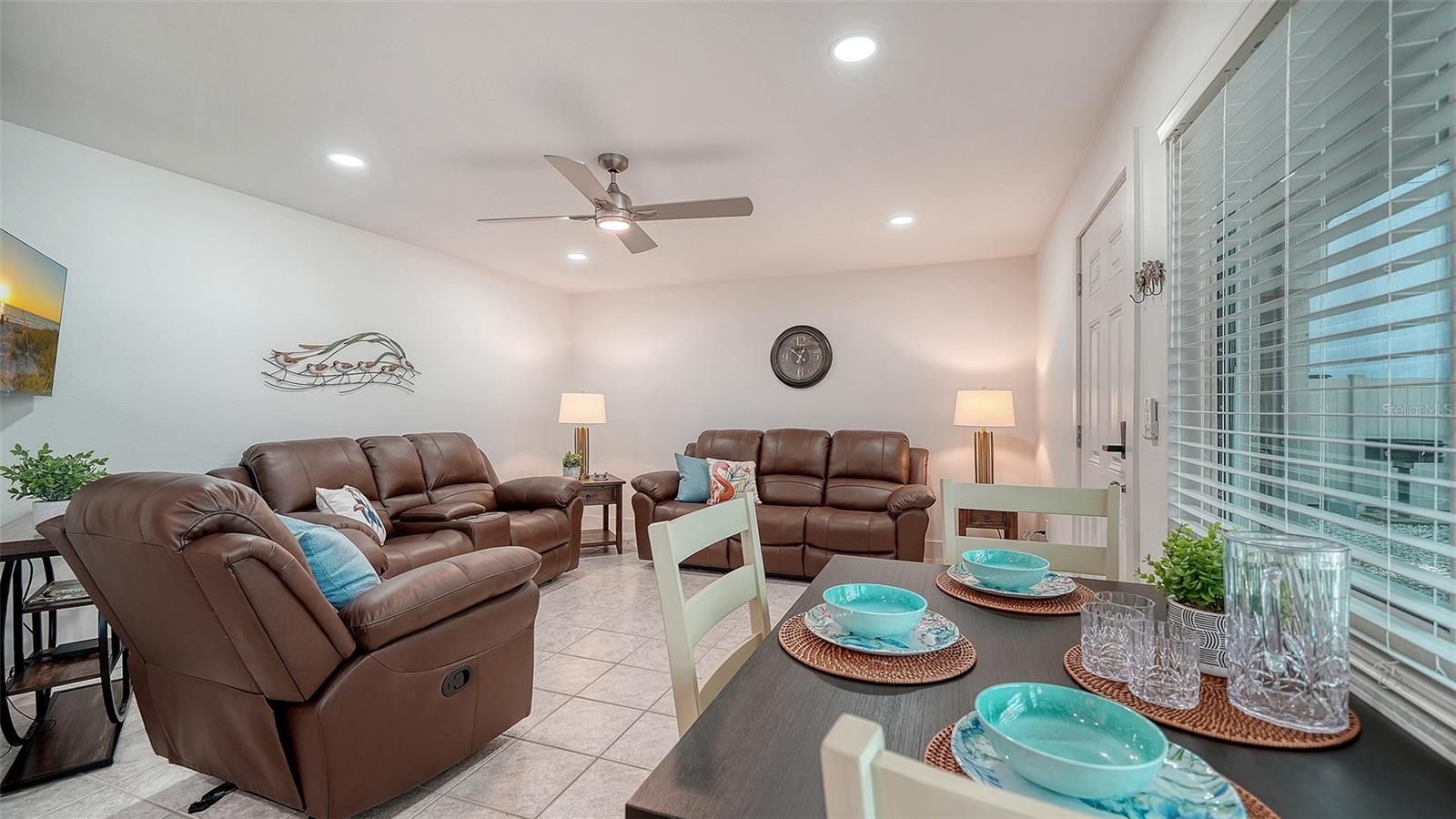 5950 MIDNIGHT PASS RD #201