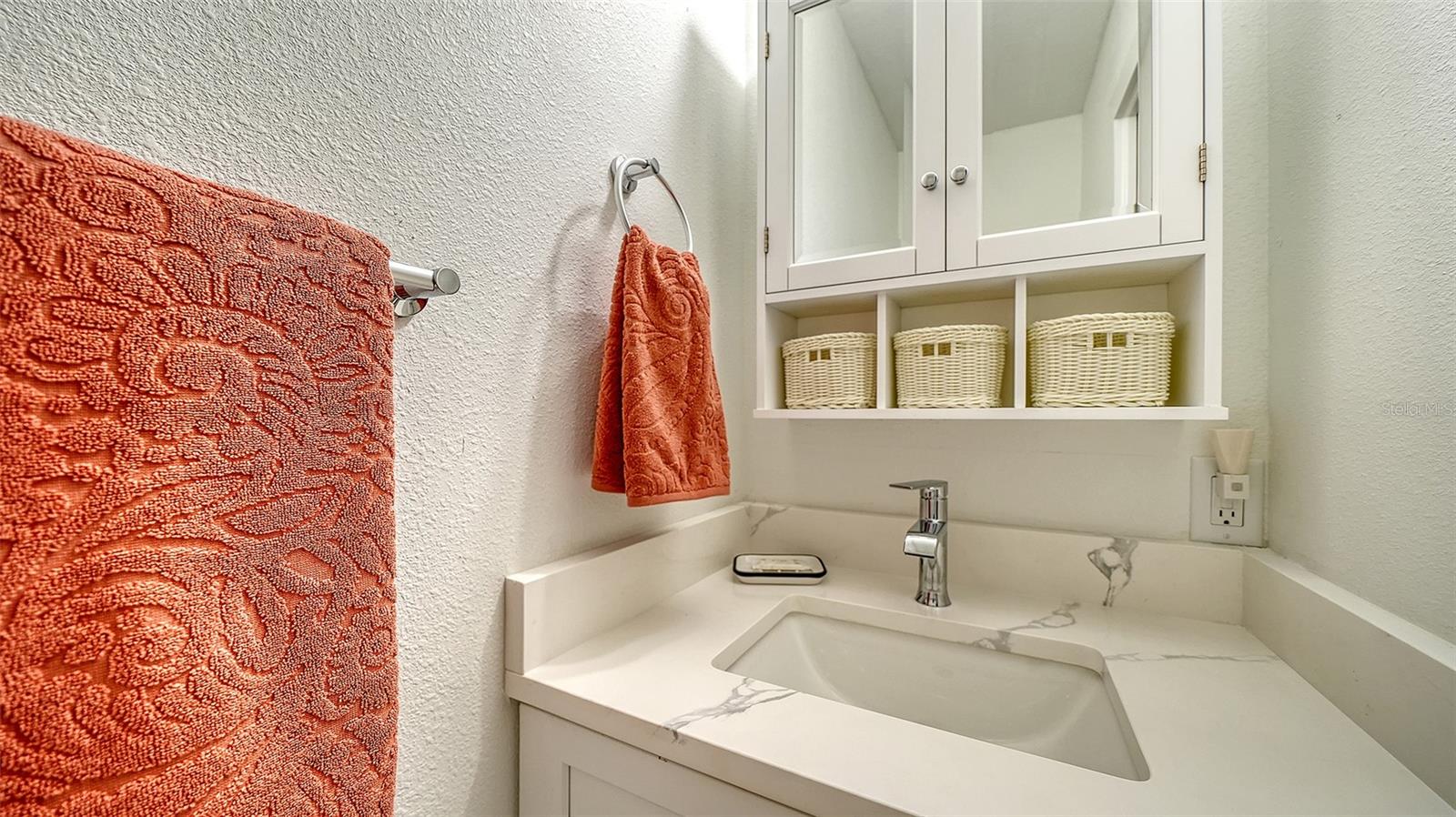 5950 MIDNIGHT PASS RD #201