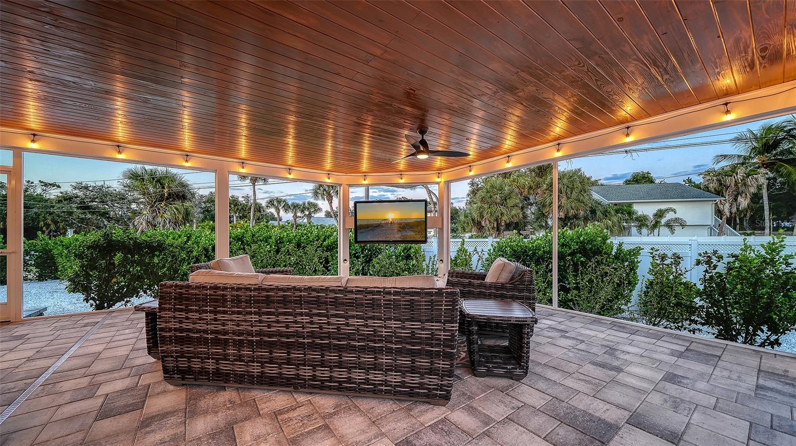 783 BIRDSONG LN