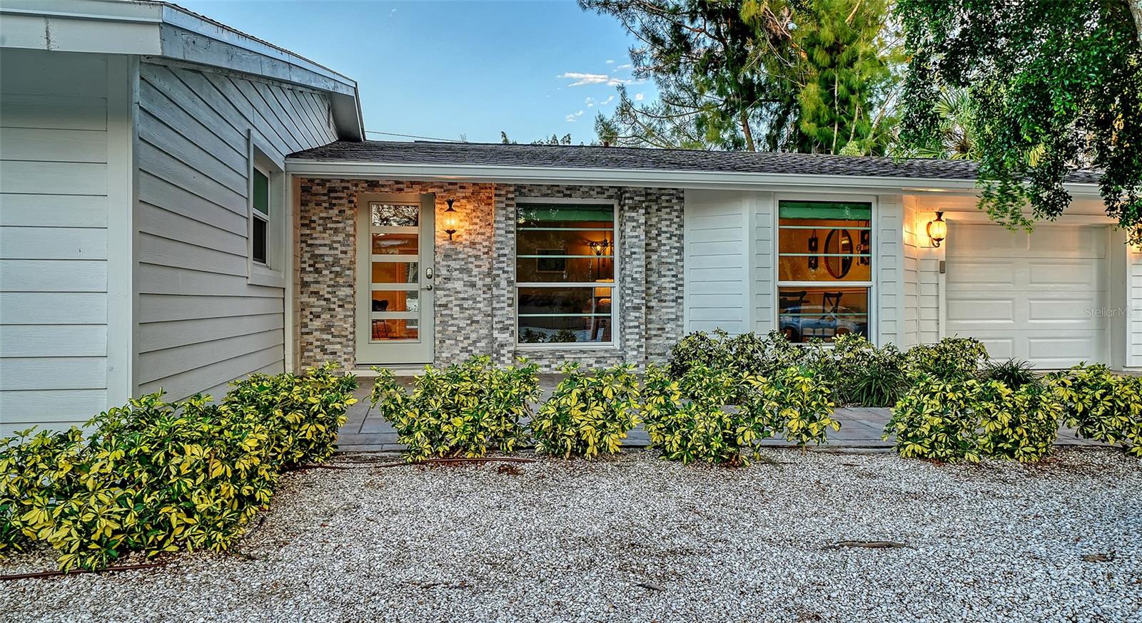 783 BIRDSONG LN