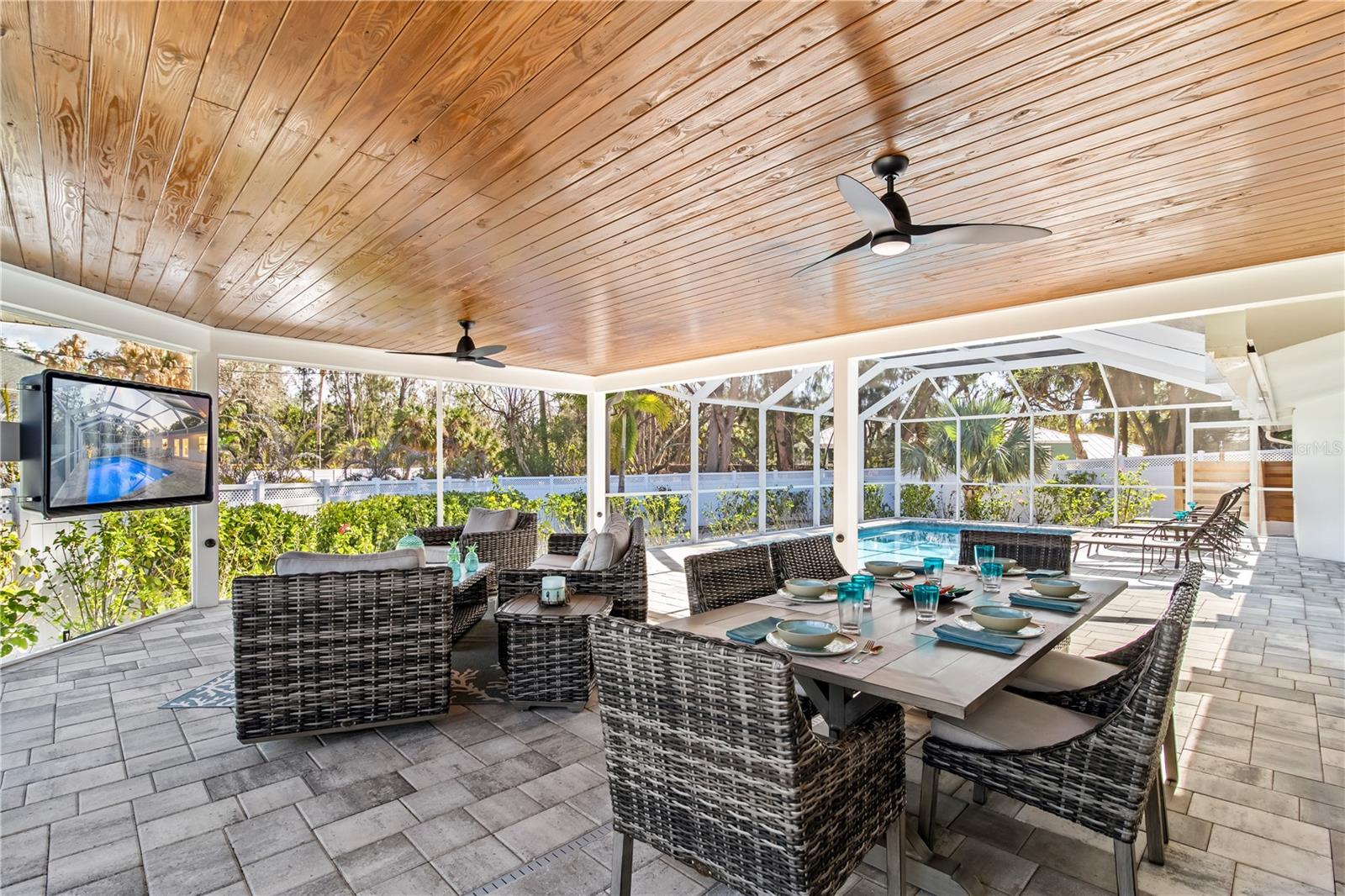 783 BIRDSONG LN