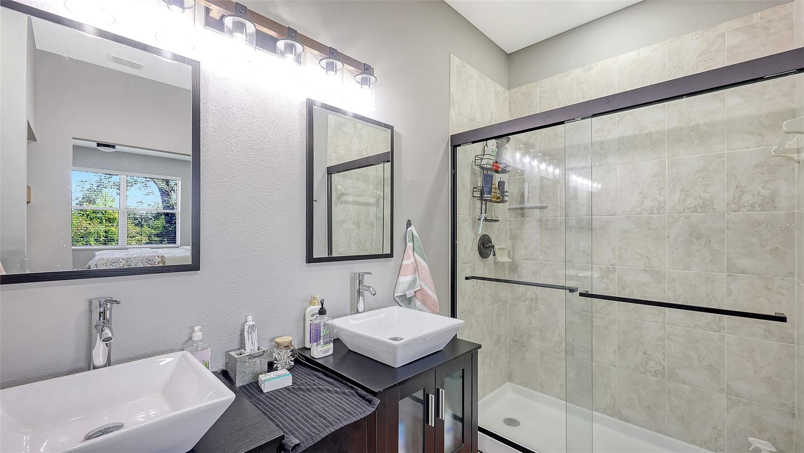 3827 PARKRIDGE CIR #1-102