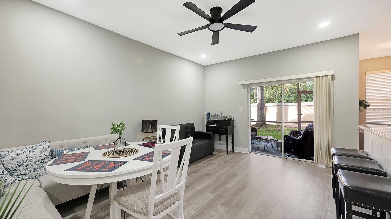 3827 PARKRIDGE CIR #1-102