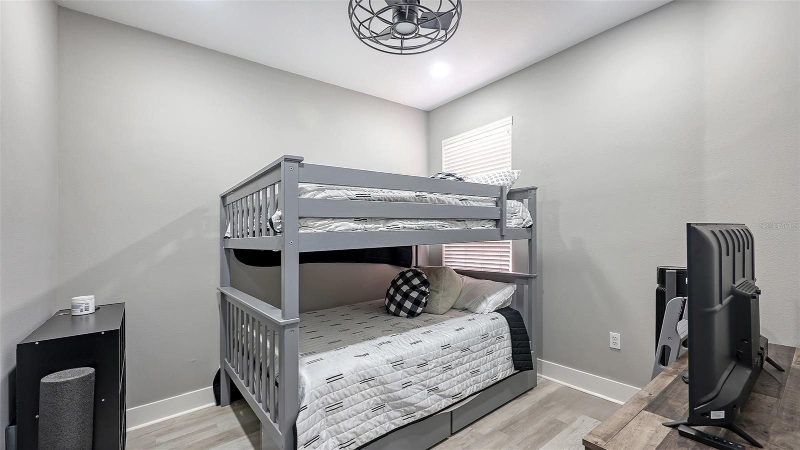 3827 PARKRIDGE CIR #1-102