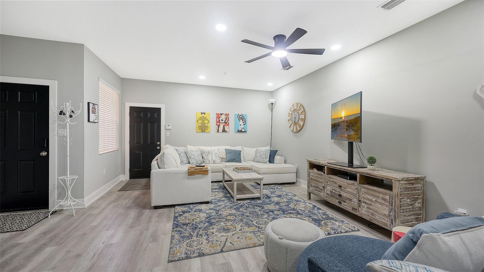 3827 PARKRIDGE CIR #1-102