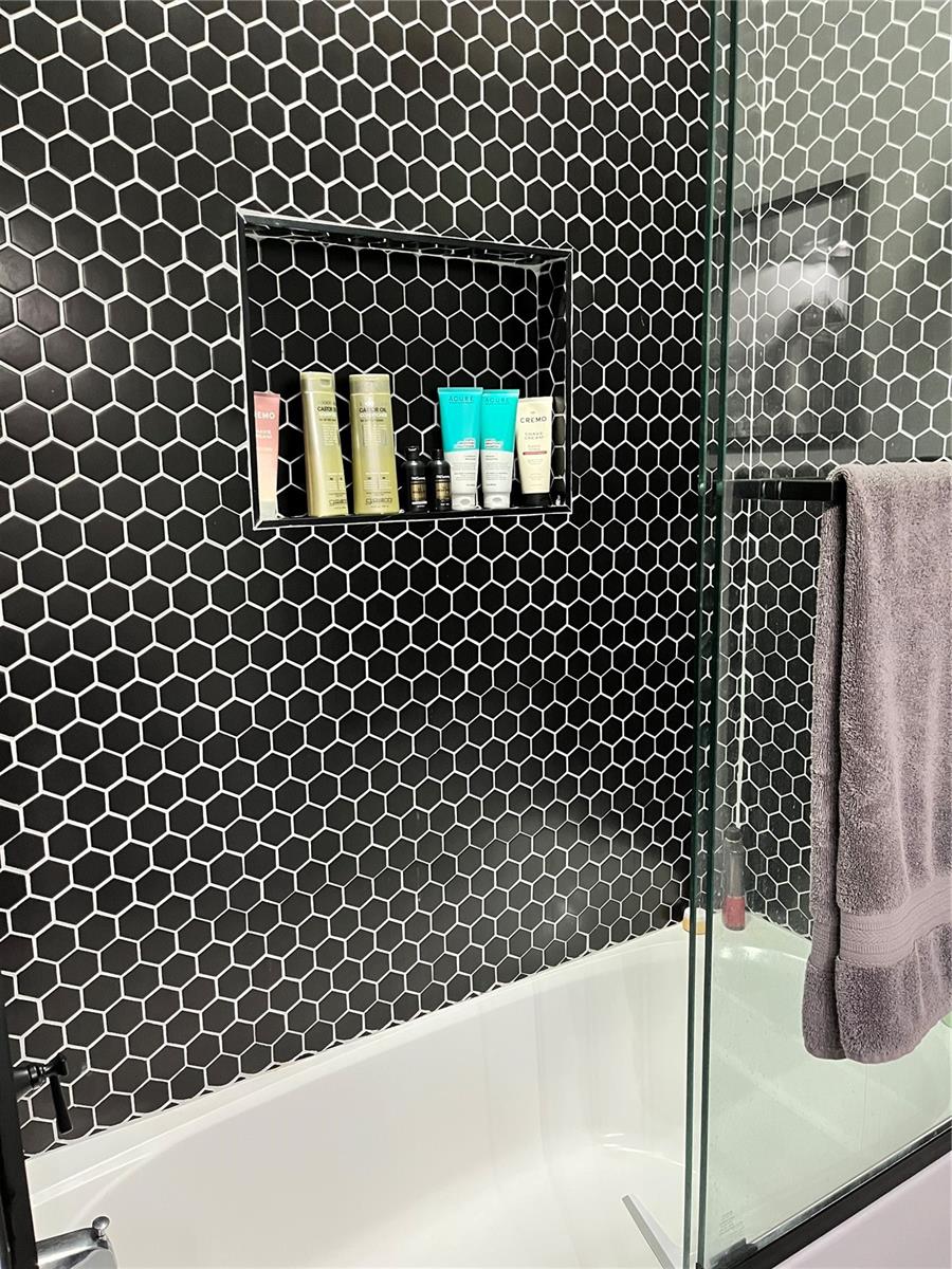 3827 PARKRIDGE CIR #1-102