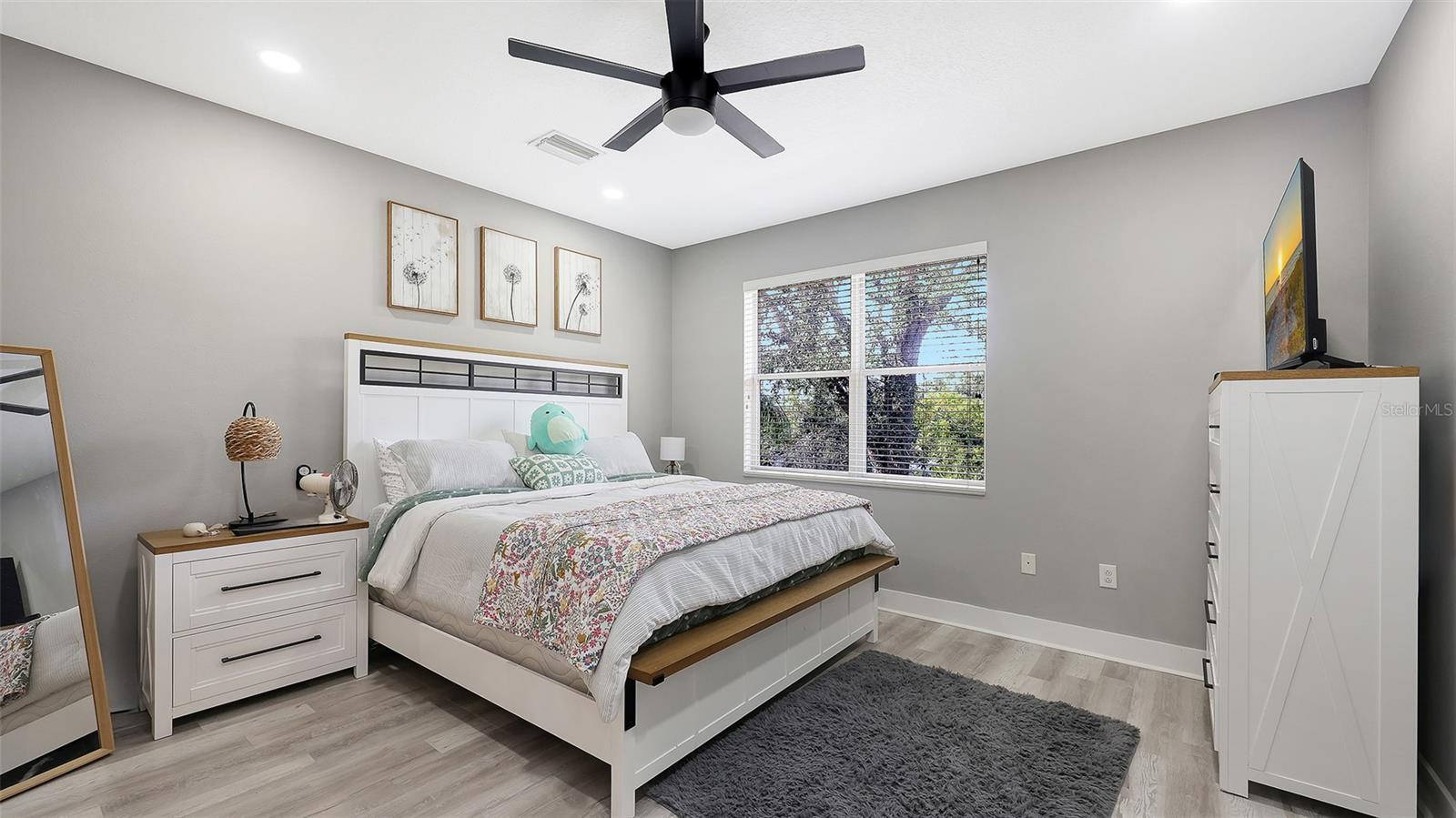 3827 PARKRIDGE CIR #1-102