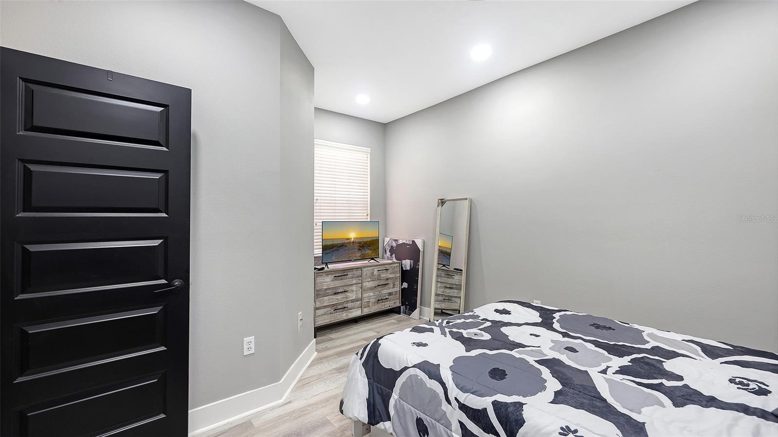 3827 PARKRIDGE CIR #1-102