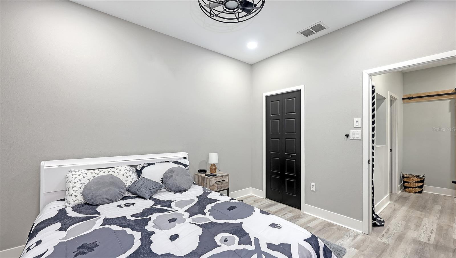 3827 PARKRIDGE CIR #1-102