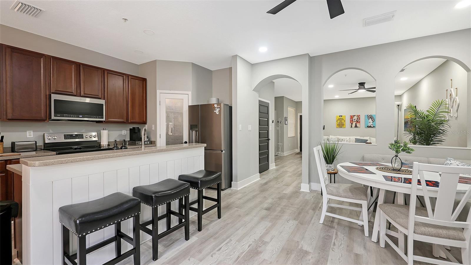 3827 PARKRIDGE CIR #1-102