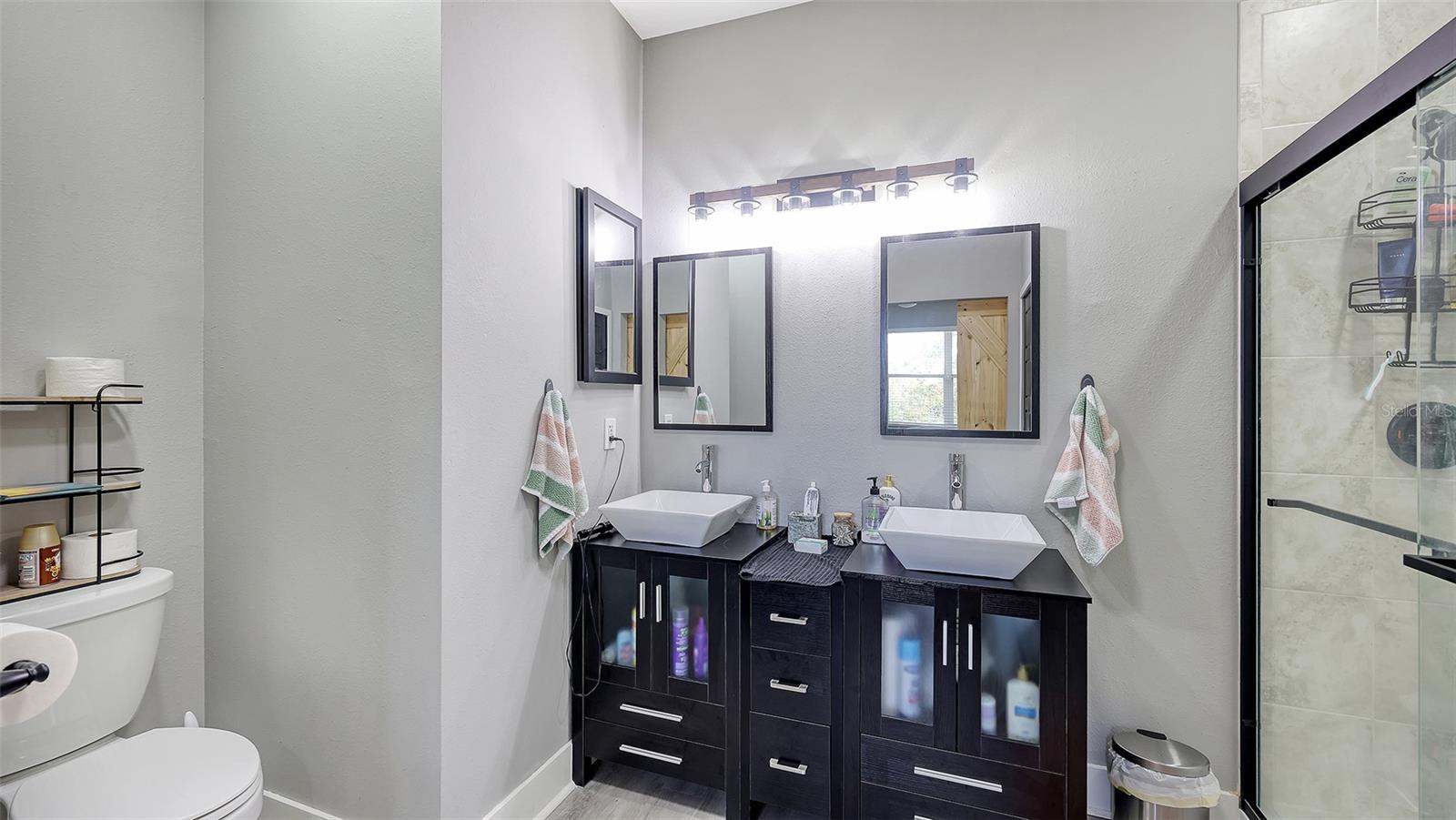 3827 PARKRIDGE CIR #1-102