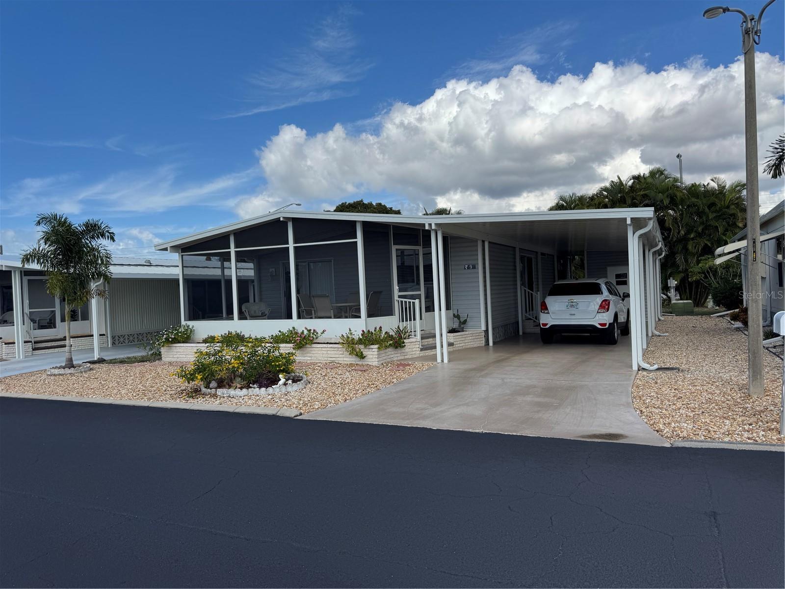 9 LAFITTE DR