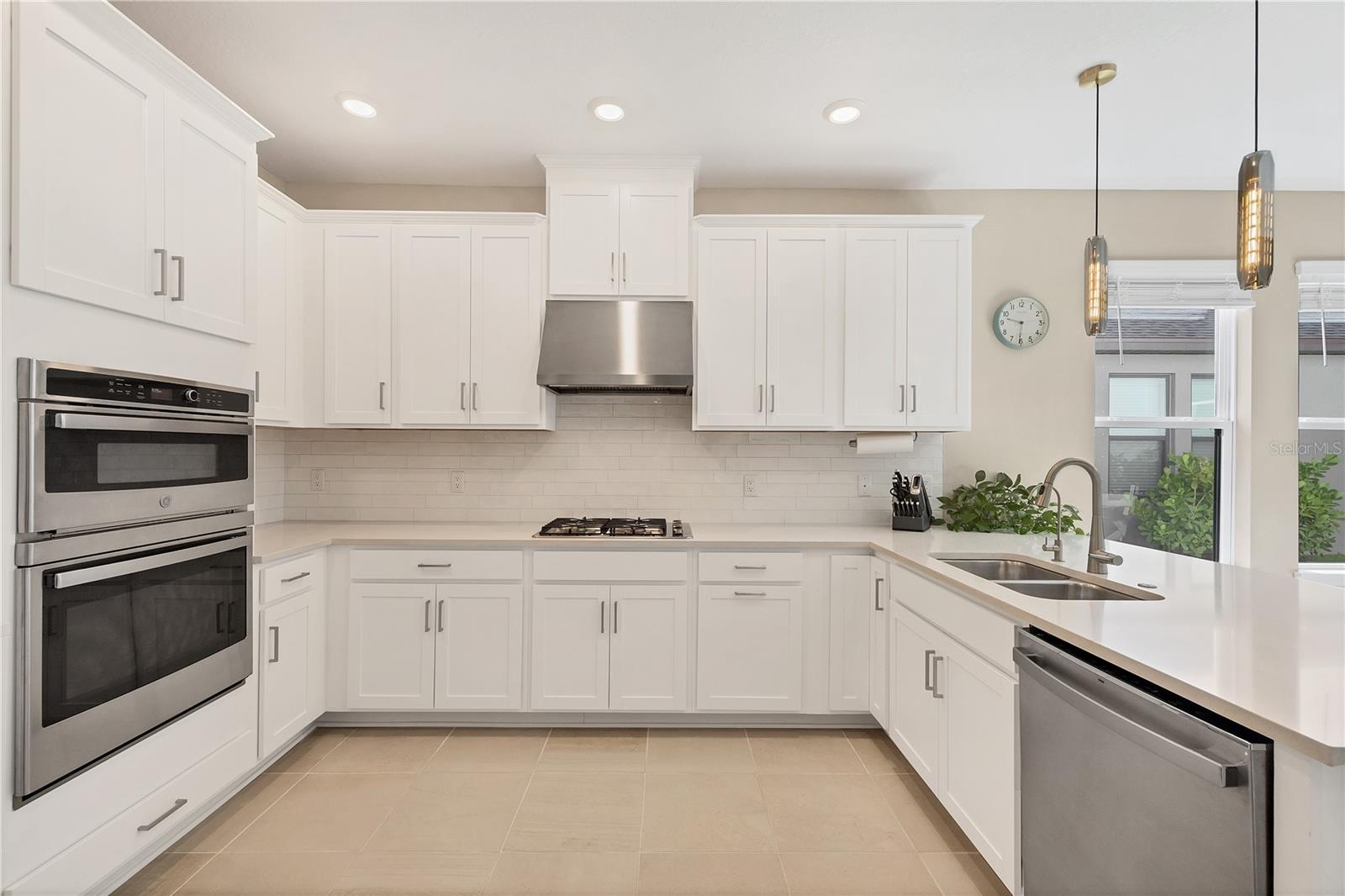 6294 GRANDVIEW HILL CT