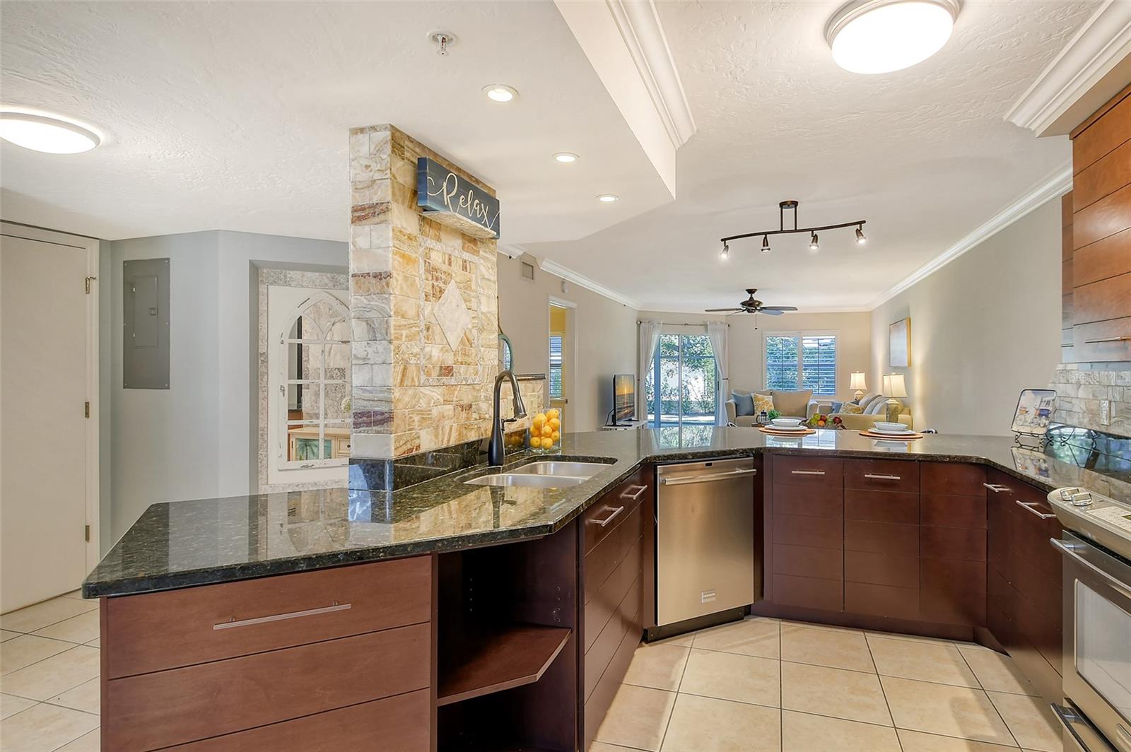 1243 SIESTA BAYSIDE DR #D