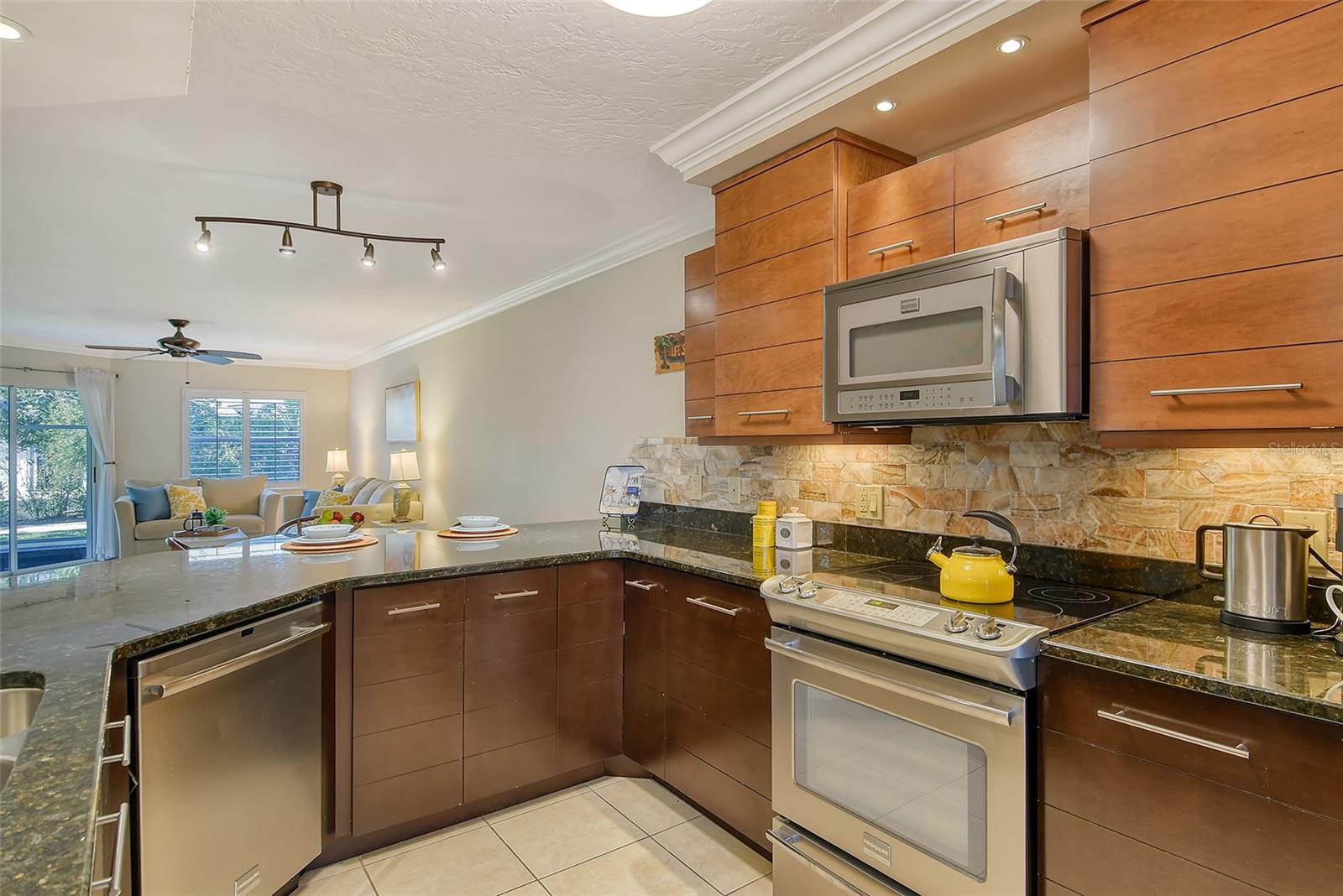 1243 SIESTA BAYSIDE DR #D