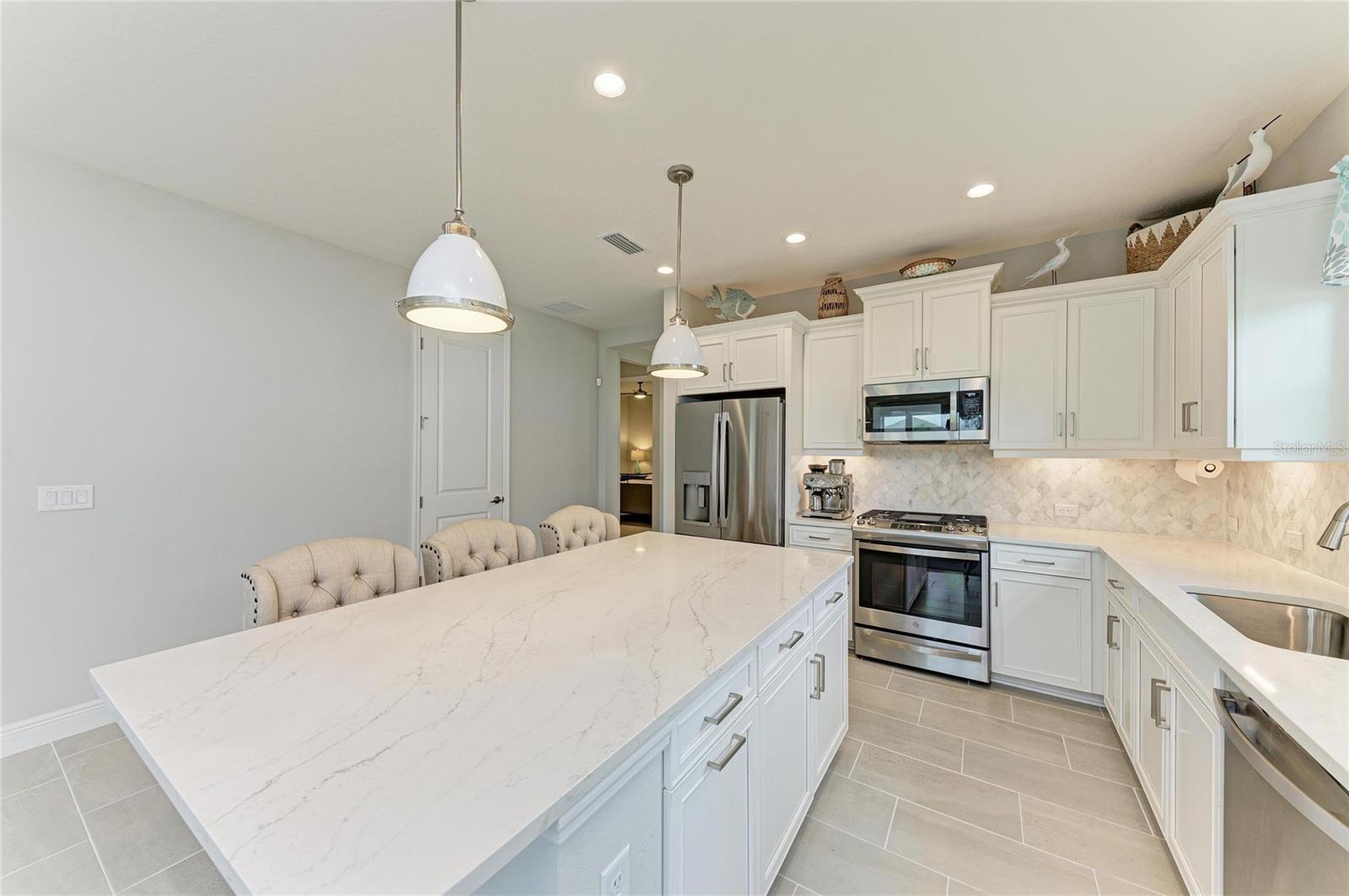 2883 BUTTERFLY JASMINE TRL